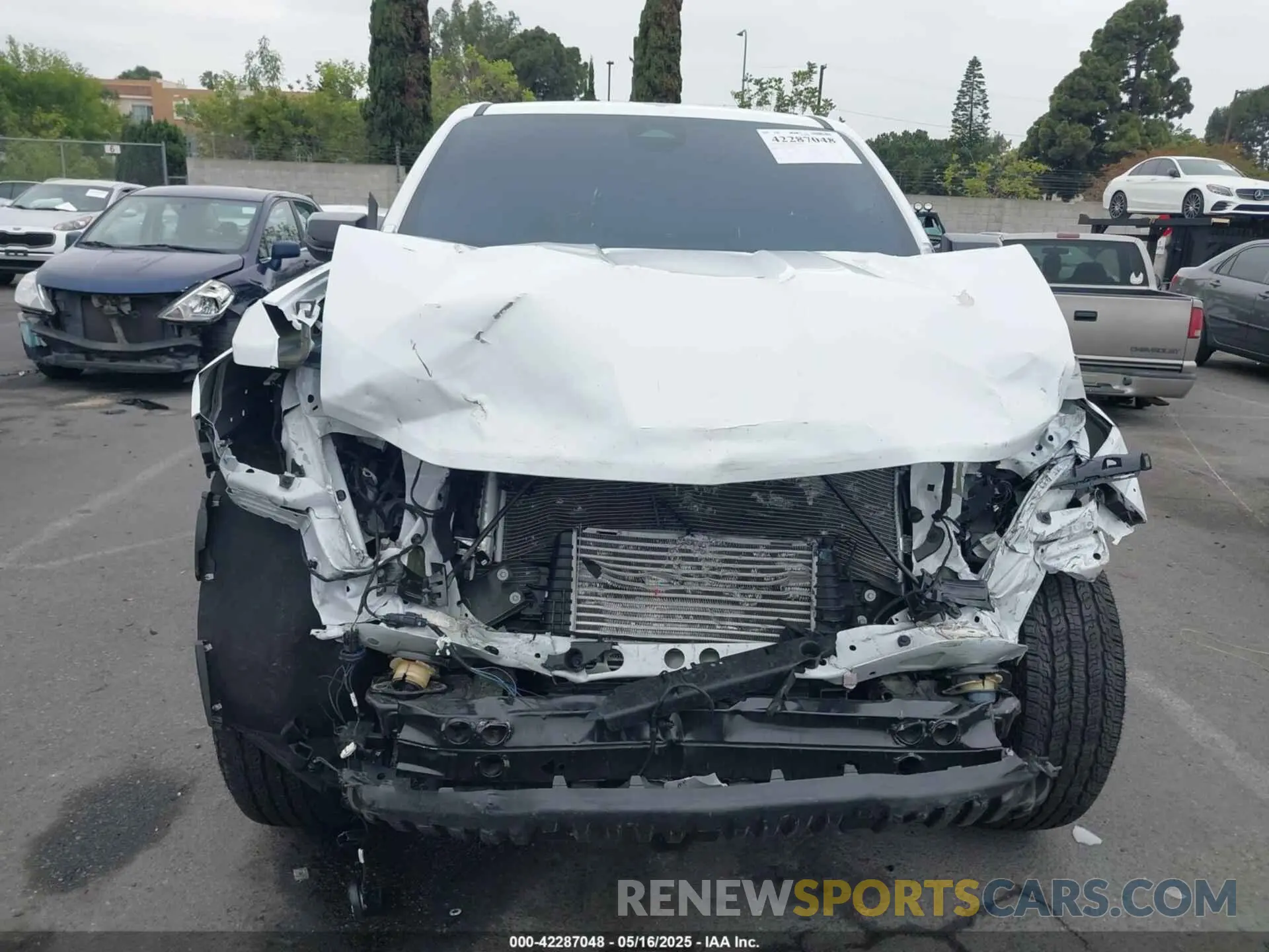 6 Photograph of a damaged car 1GCPTEEK1R1156164 CHEVROLET COLORADO 2024