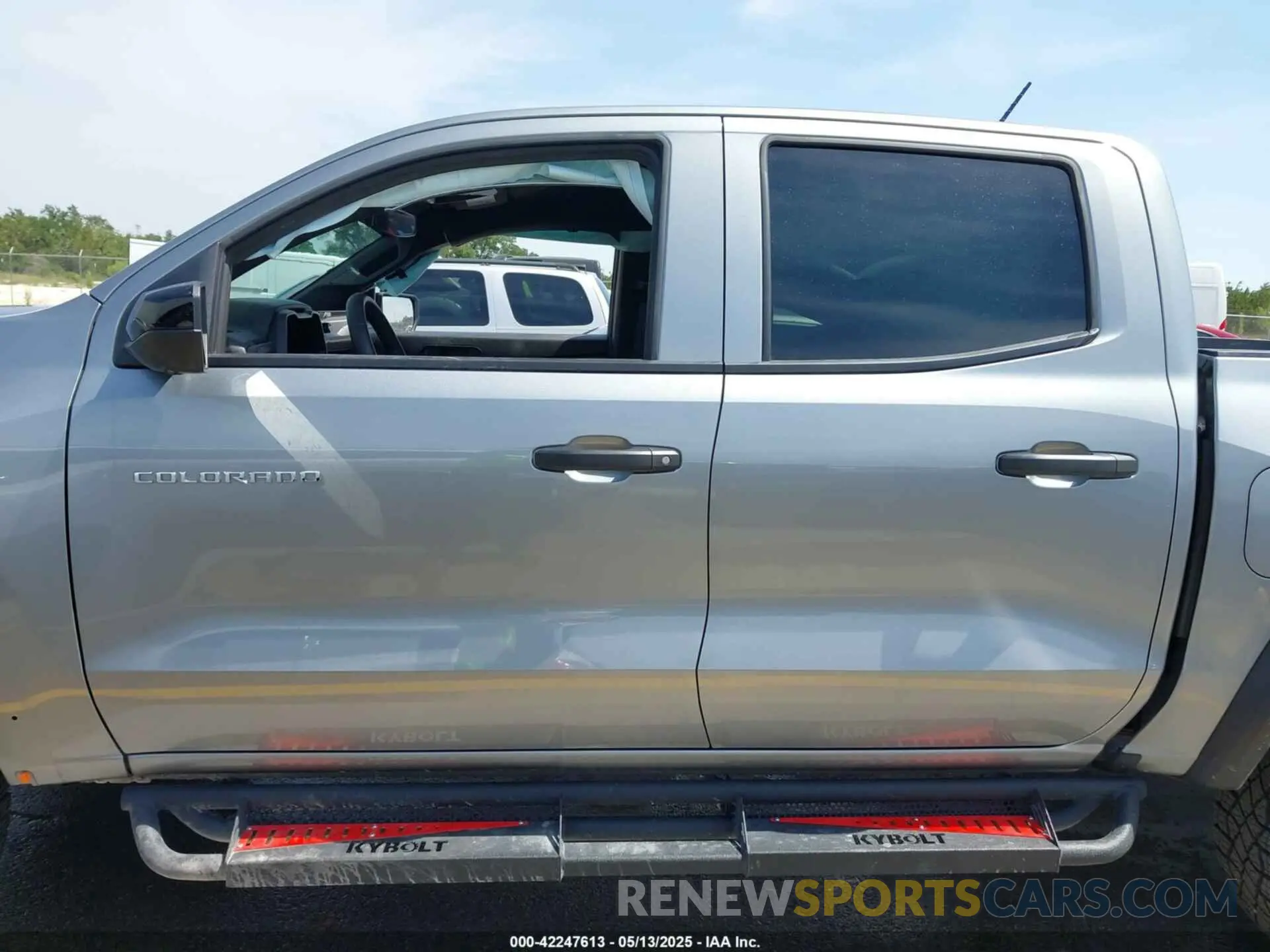 15 Photograph of a damaged car 1GCPTEEK1R1315989 CHEVROLET COLORADO 2024