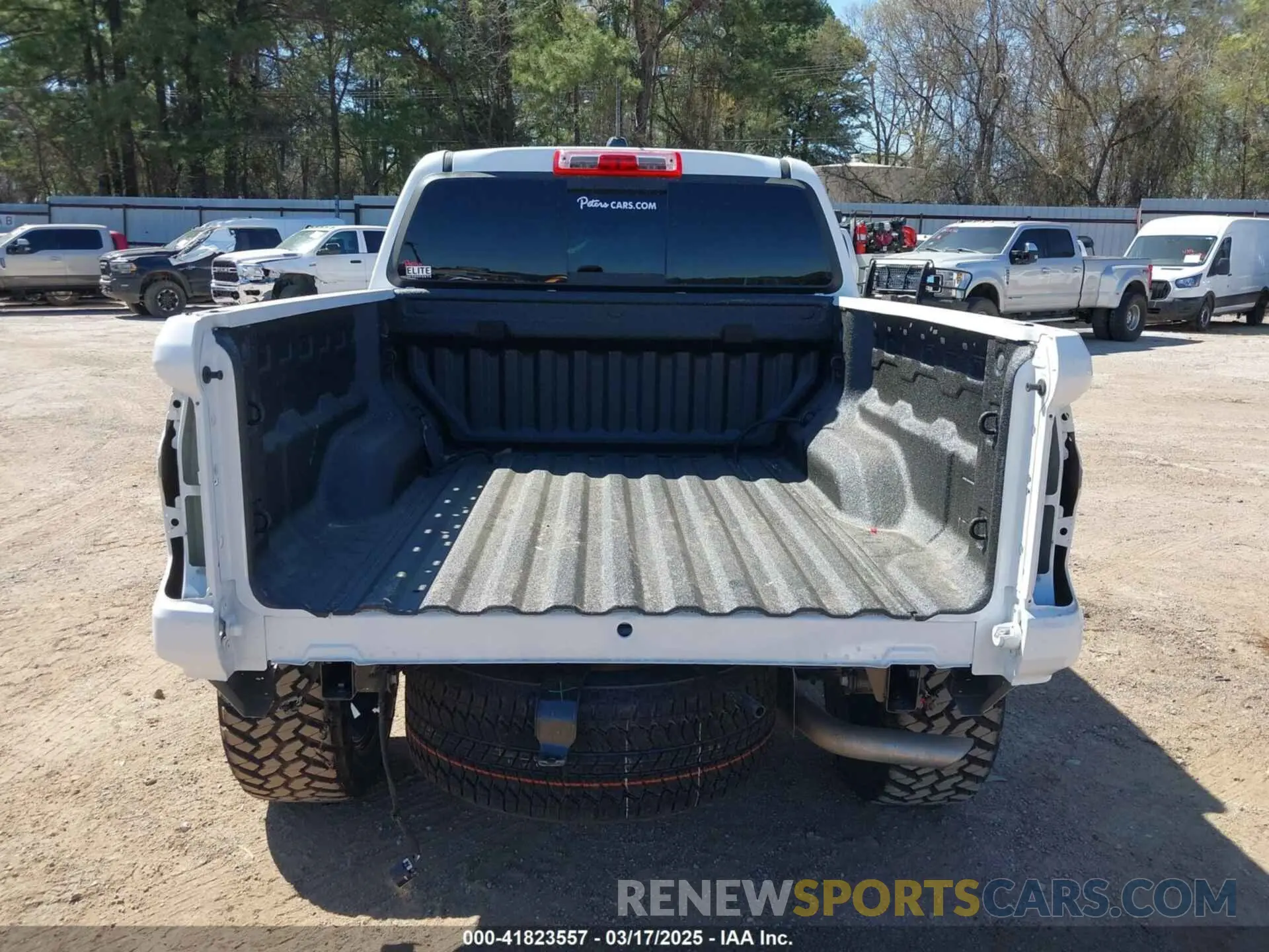 17 Photograph of a damaged car 1GCPTEEK5R1320242 CHEVROLET COLORADO 2024