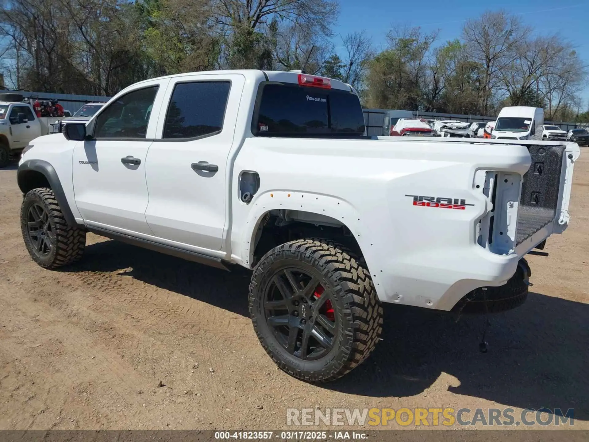 3 Photograph of a damaged car 1GCPTEEK5R1320242 CHEVROLET COLORADO 2024