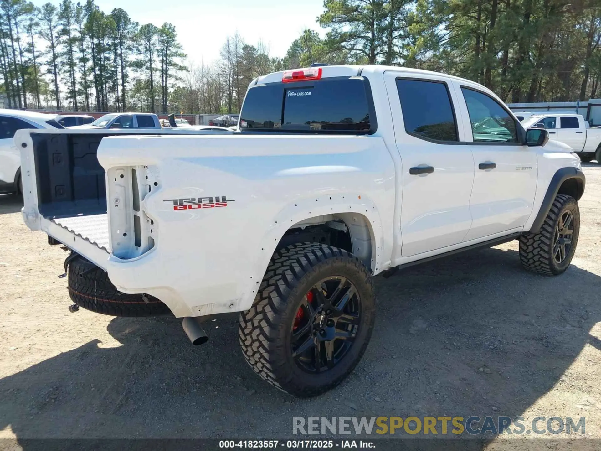 4 Photograph of a damaged car 1GCPTEEK5R1320242 CHEVROLET COLORADO 2024