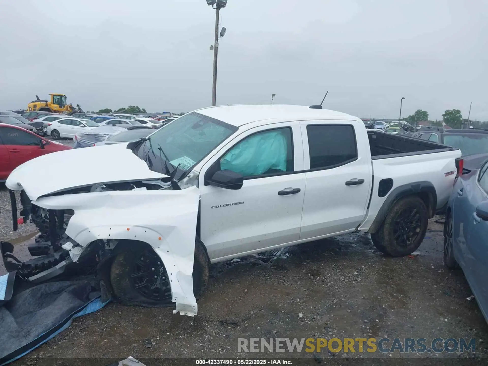 14 Photograph of a damaged car 1GCPTEEK8R1295997 CHEVROLET COLORADO 2024