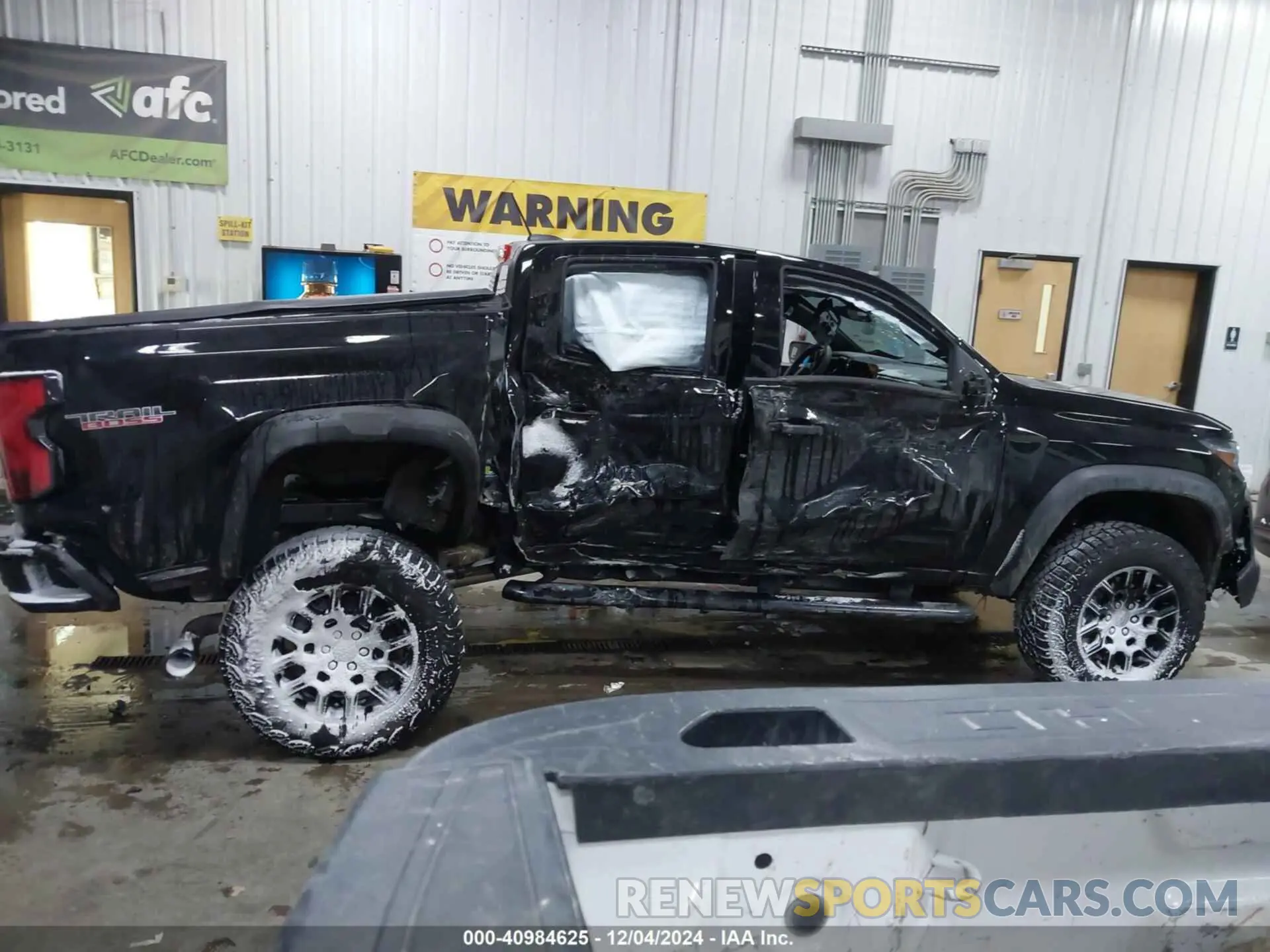 12 Фотография поврежденного автомобиля 1GCPTEEK9R1161645 CHEVROLET COLORADO 2024