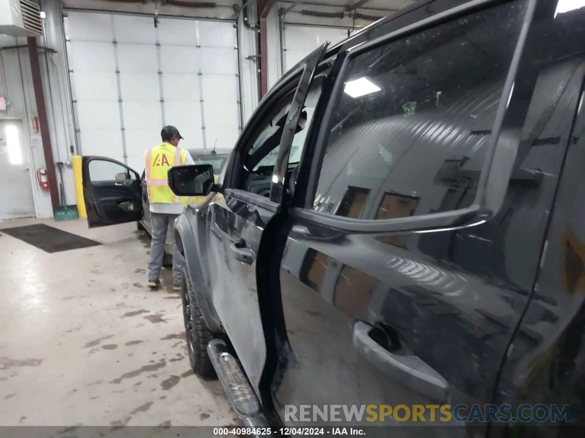 17 Фотография поврежденного автомобиля 1GCPTEEK9R1161645 CHEVROLET COLORADO 2024
