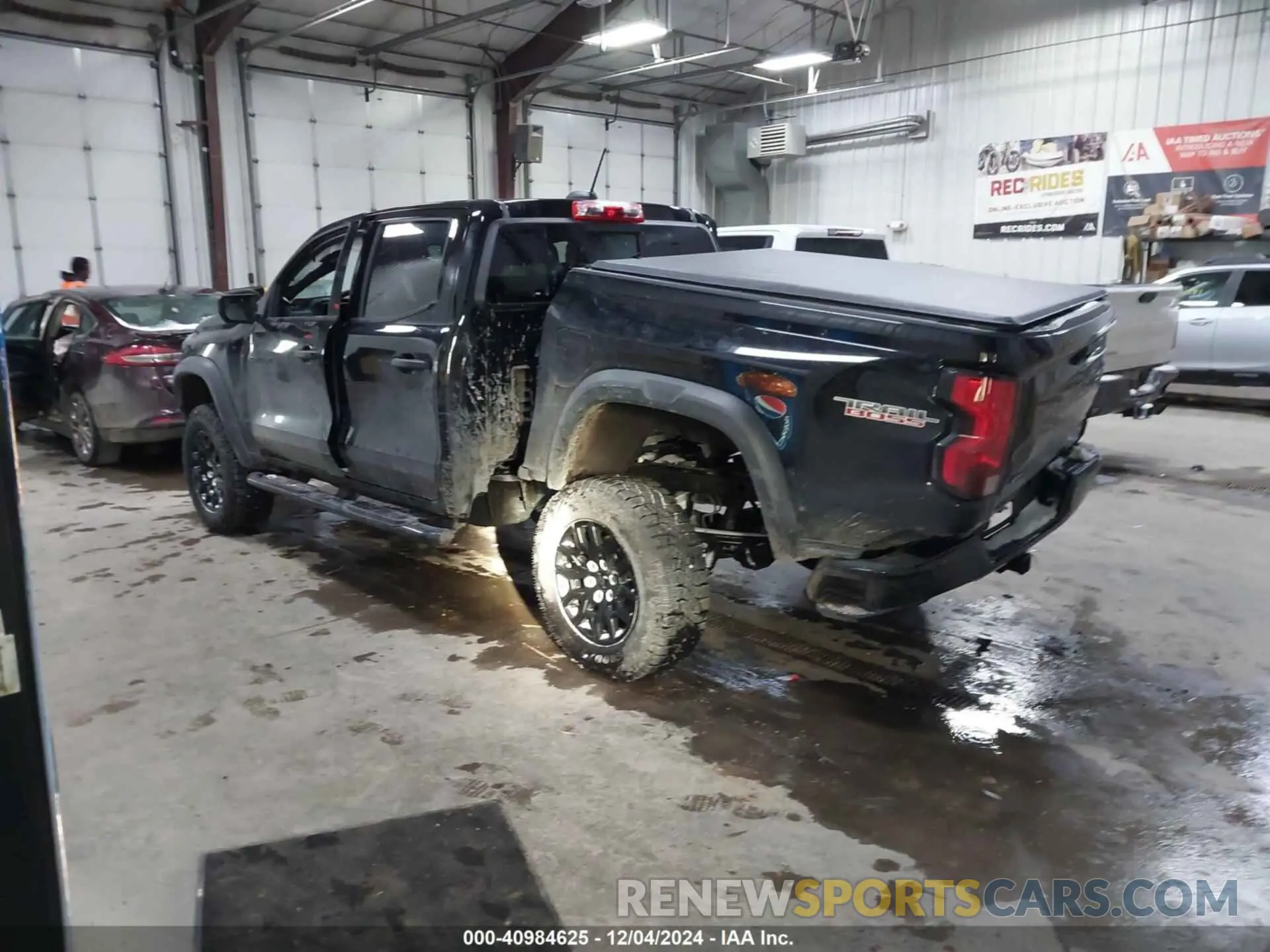 3 Фотография поврежденного автомобиля 1GCPTEEK9R1161645 CHEVROLET COLORADO 2024