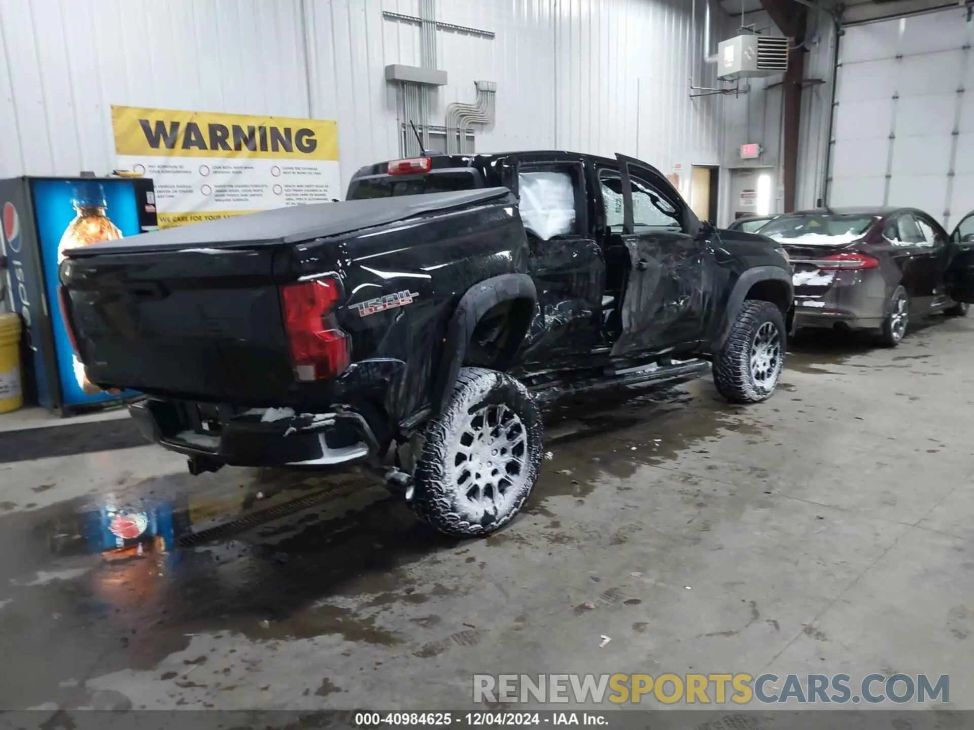4 Фотография поврежденного автомобиля 1GCPTEEK9R1161645 CHEVROLET COLORADO 2024