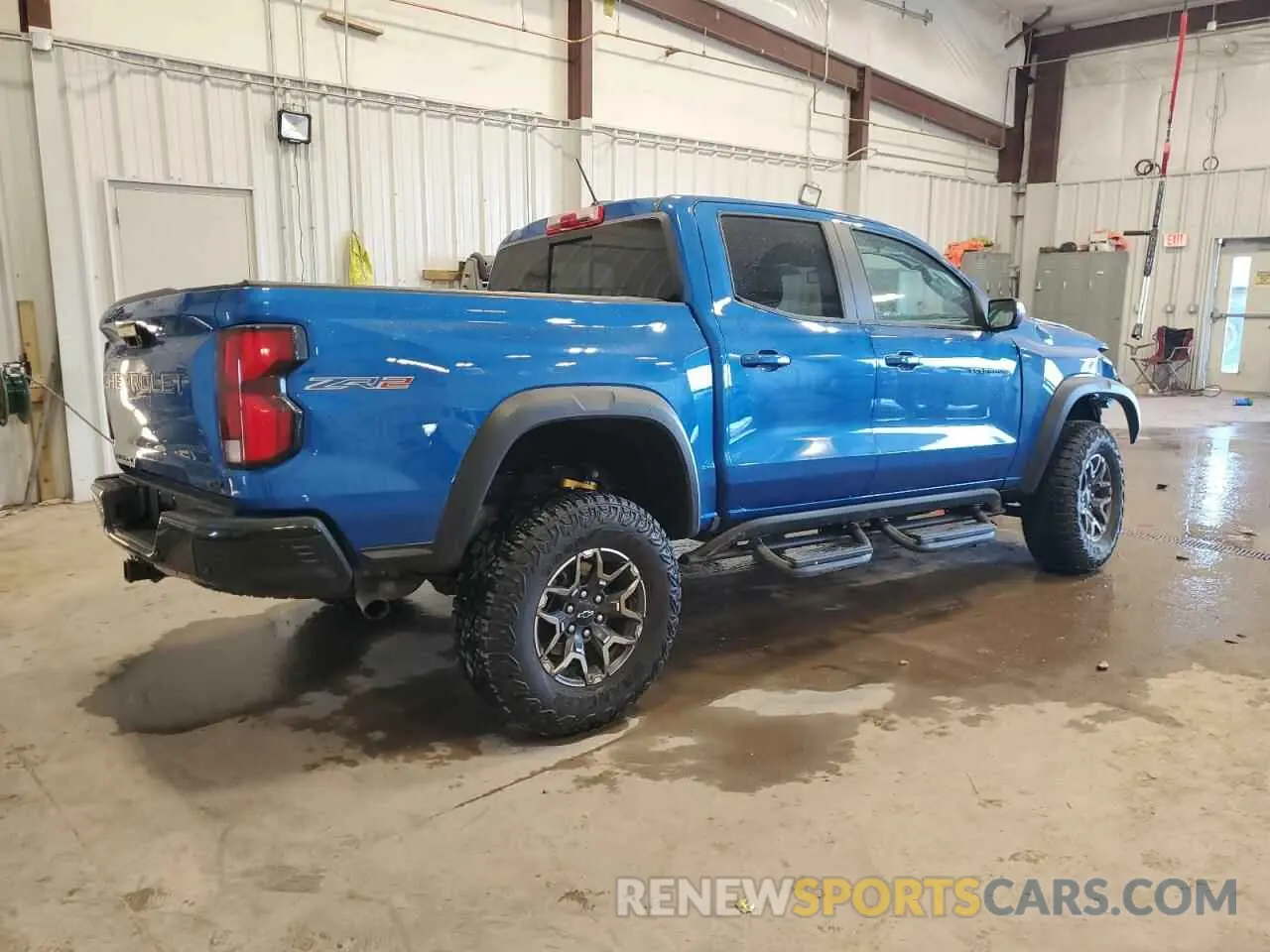 3 Фотография поврежденного автомобиля 1GCPTFEK0R1176668 CHEVROLET COLORADO 2024