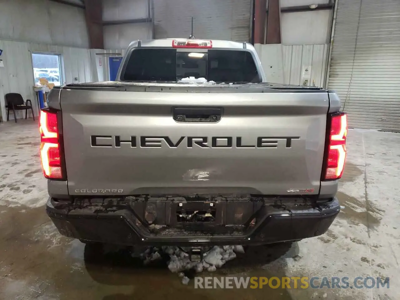 6 Photograph of a damaged car 1GCPTFEK1R1137880 CHEVROLET COLORADO 2024