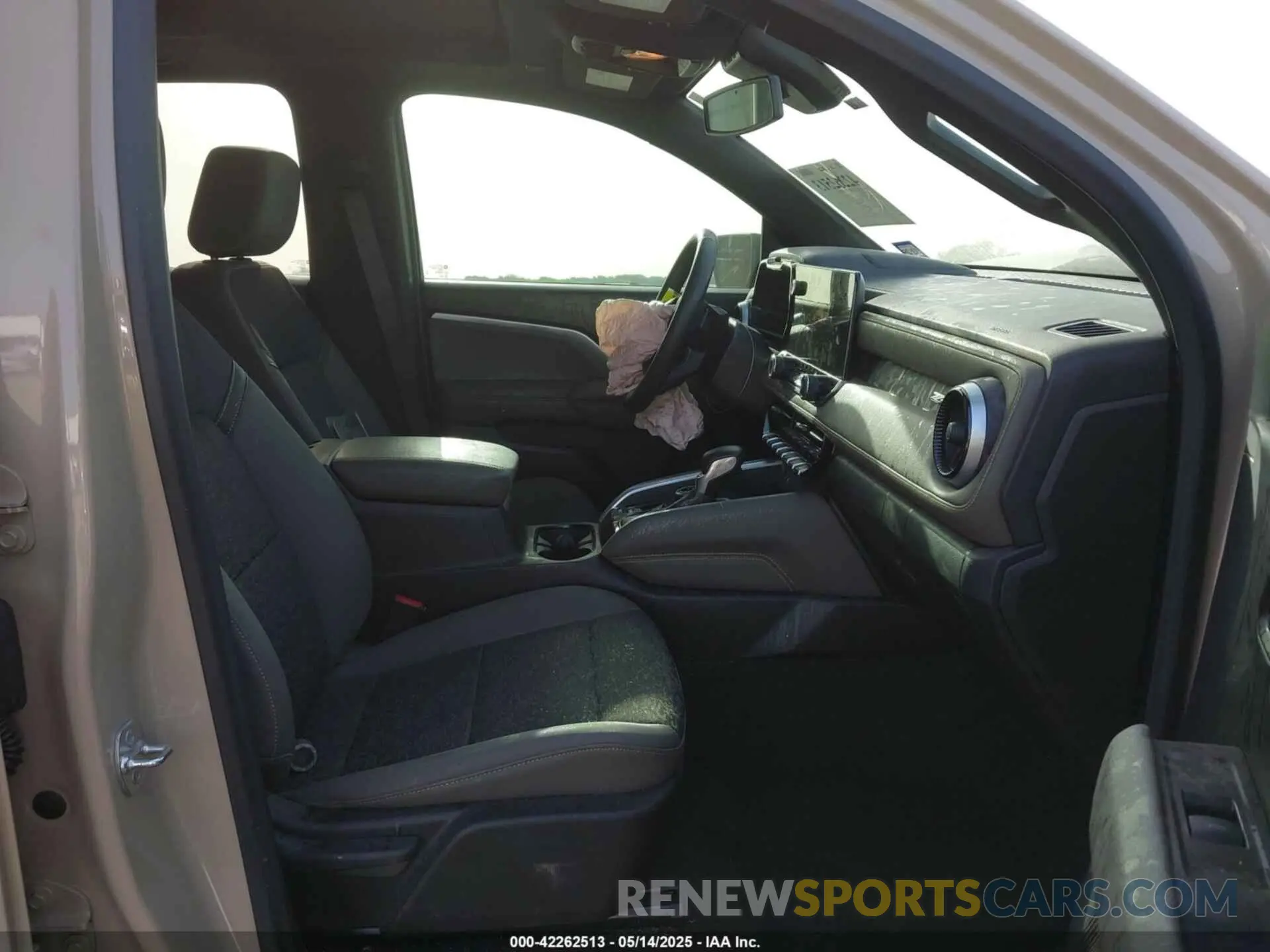 5 Photograph of a damaged car 1GCPTFEK4R1145701 CHEVROLET COLORADO 2024