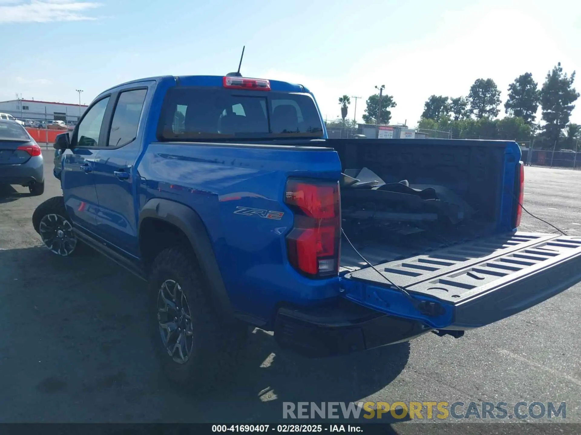 3 Фотография поврежденного автомобиля 1GCPTFEK4R1247340 CHEVROLET COLORADO 2024