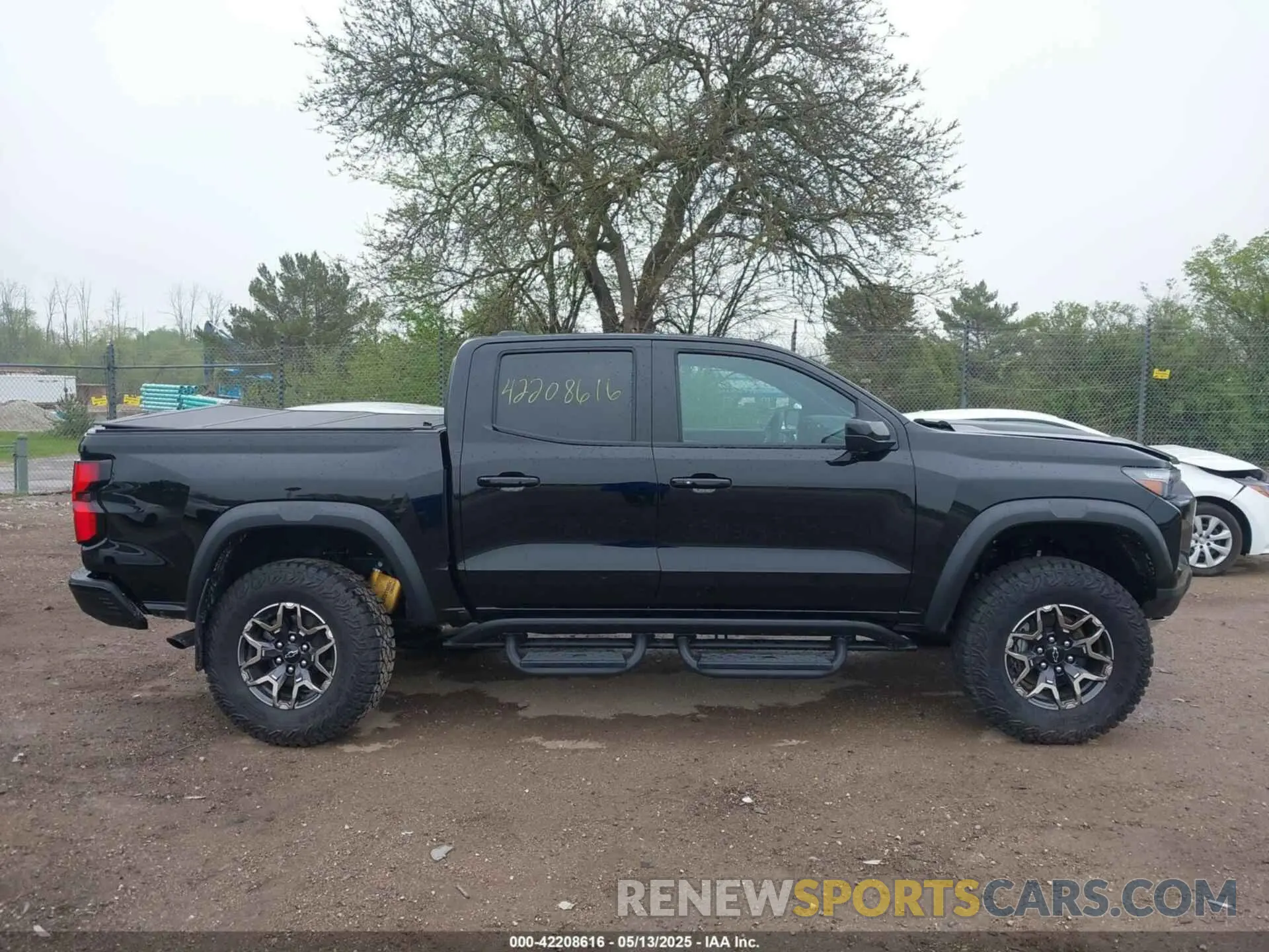 13 Photograph of a damaged car 1GCPTFEK4R1270553 CHEVROLET COLORADO 2024