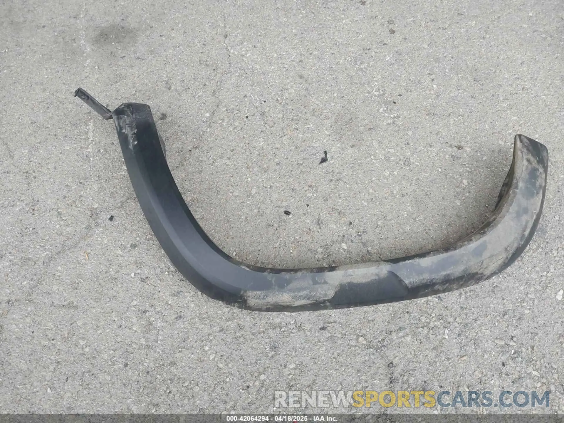 12 Photograph of a damaged car 1GCPTFEK9R1177298 CHEVROLET COLORADO 2024