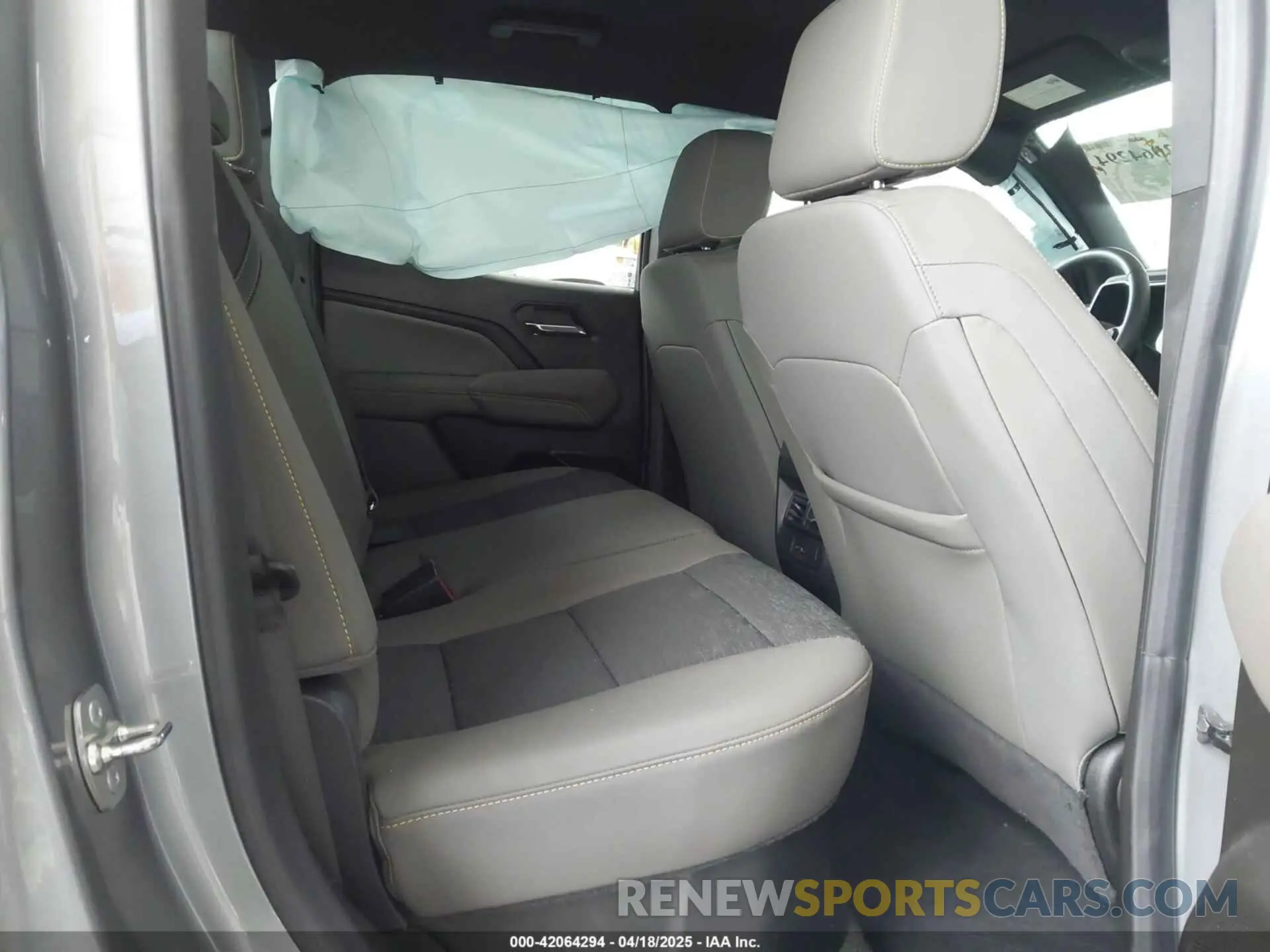 8 Photograph of a damaged car 1GCPTFEK9R1177298 CHEVROLET COLORADO 2024