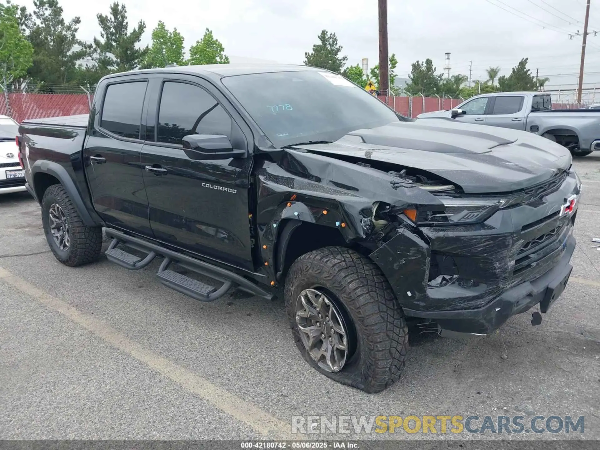 1 Photograph of a damaged car 1GCPTFEKXR1317228 CHEVROLET COLORADO 2024