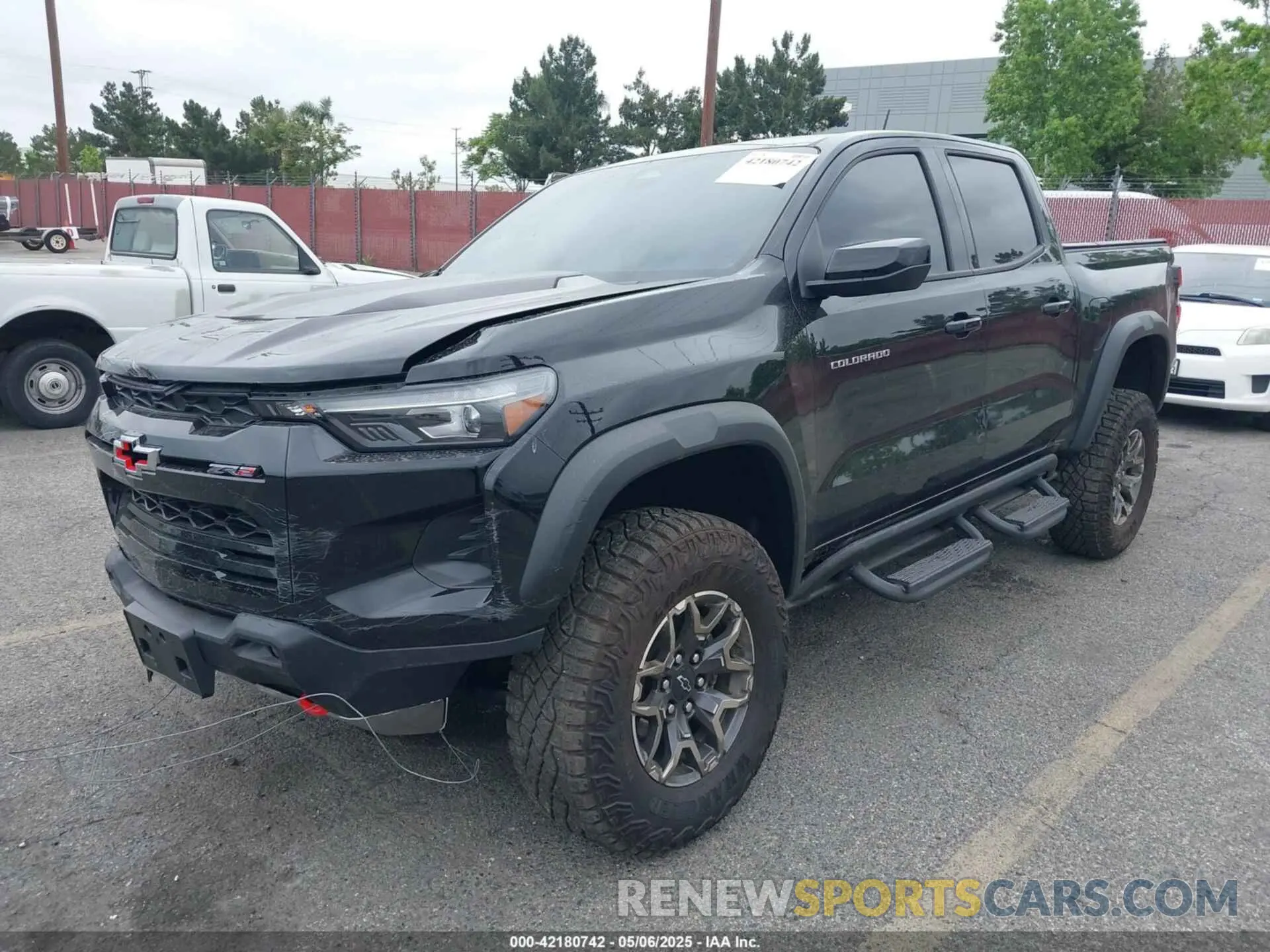 2 Photograph of a damaged car 1GCPTFEKXR1317228 CHEVROLET COLORADO 2024