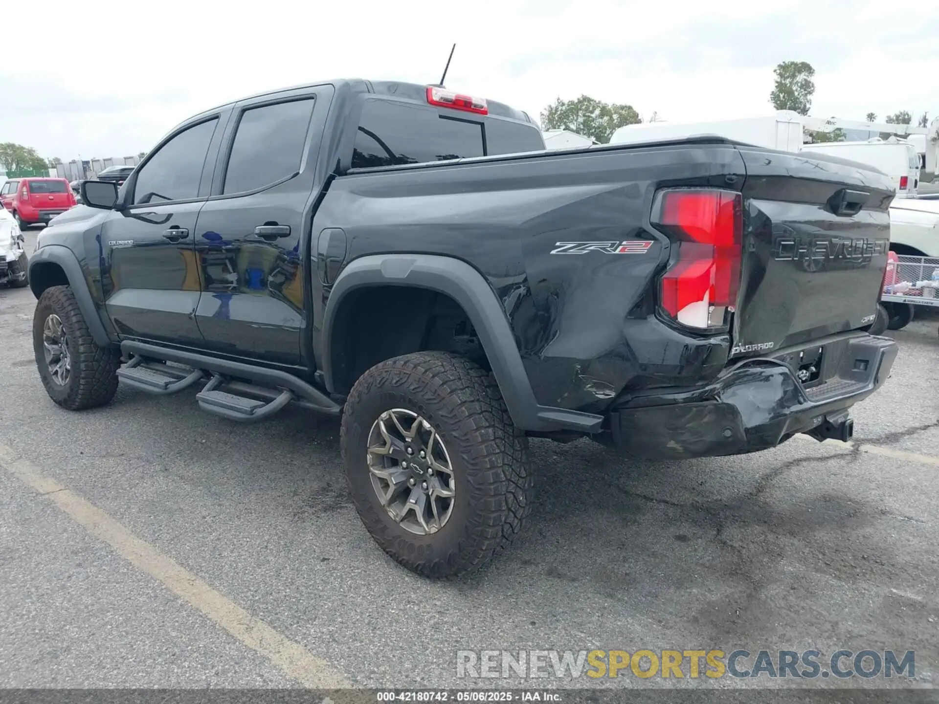 3 Photograph of a damaged car 1GCPTFEKXR1317228 CHEVROLET COLORADO 2024