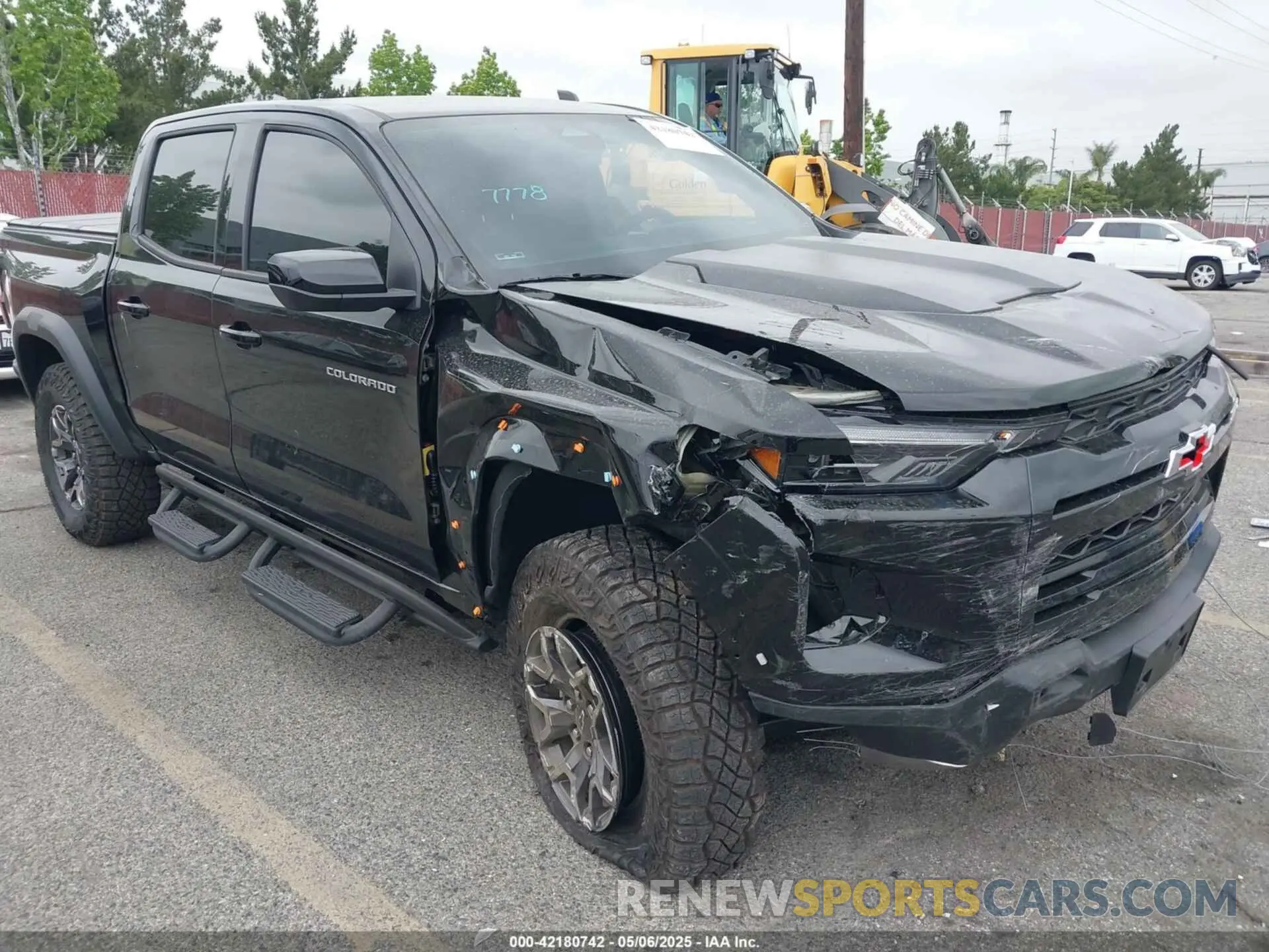 6 Photograph of a damaged car 1GCPTFEKXR1317228 CHEVROLET COLORADO 2024
