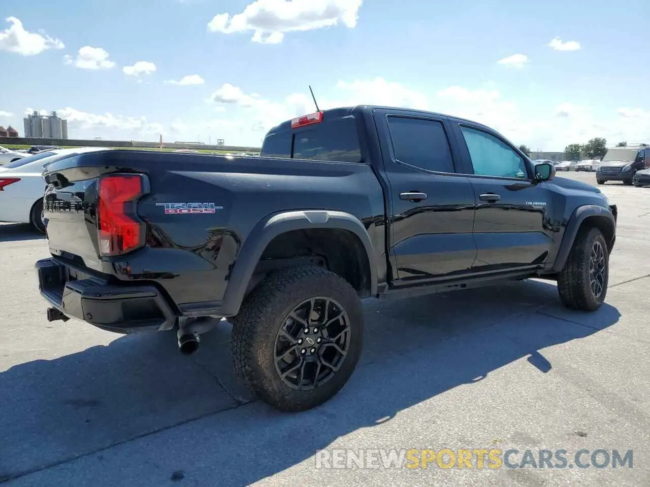 3 Фотография поврежденного автомобиля 1GCPTEEKXP1185157 CHEVROLET COLORADO T 2023