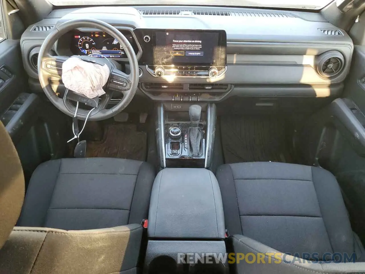 8 Photograph of a damaged car 1GCPTEEK8R1252776 CHEVROLET COLORADO T 2024