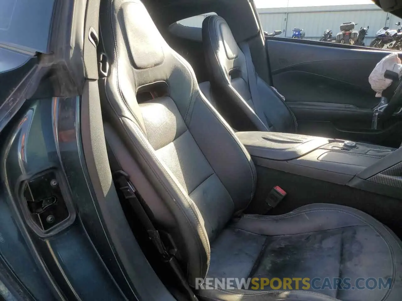 11 Photograph of a damaged car 1G1YB2D72K5110644 CHEVROLET CORVETTE 2019