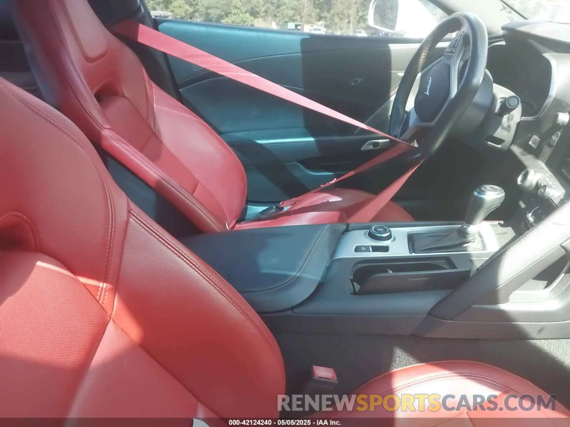 5 Photograph of a damaged car 1G1YP2D60K5602260 CHEVROLET CORVETTE 2019