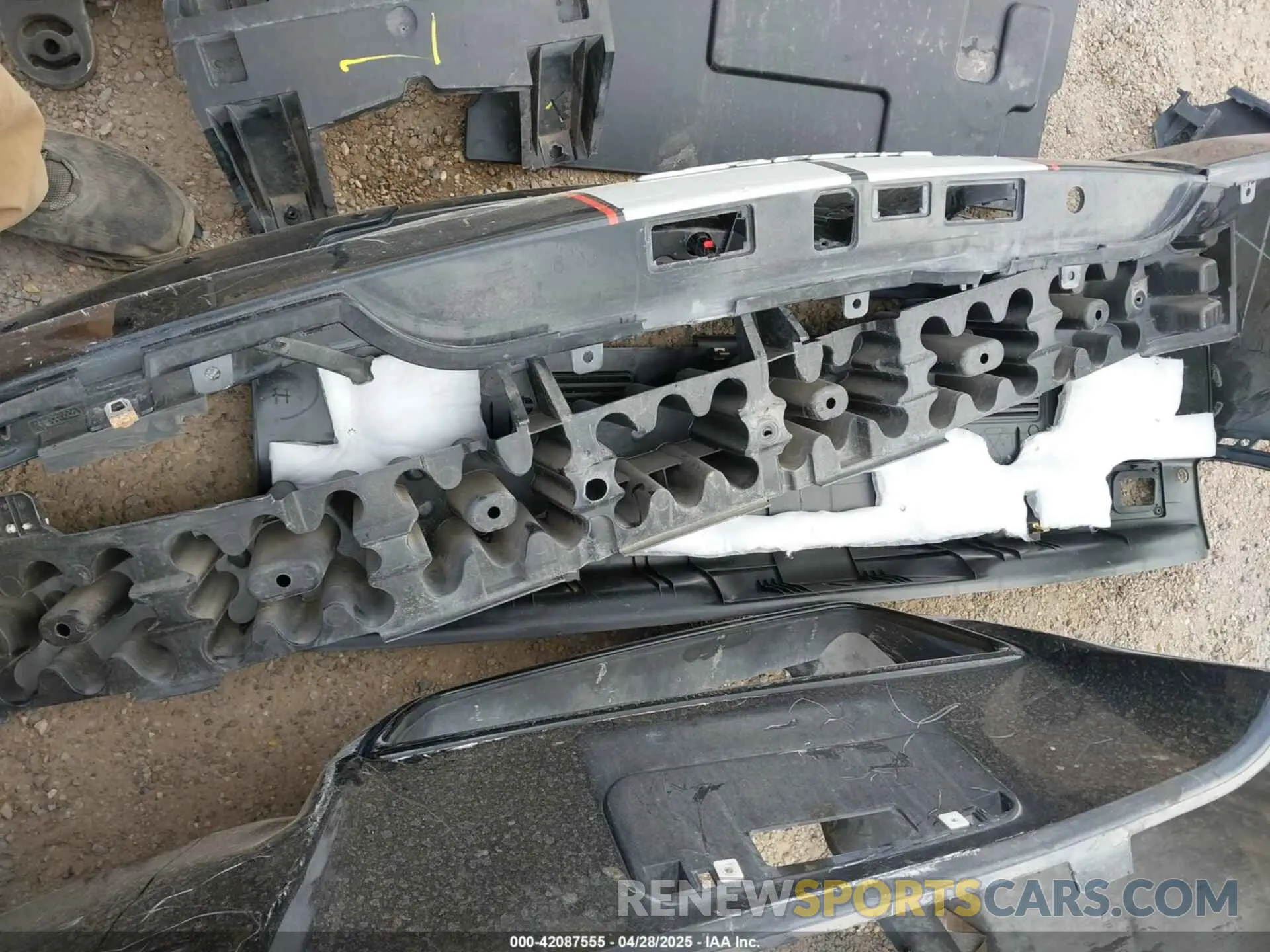 18 Photograph of a damaged car 1G1YW2D75K5112067 CHEVROLET CORVETTE 2019