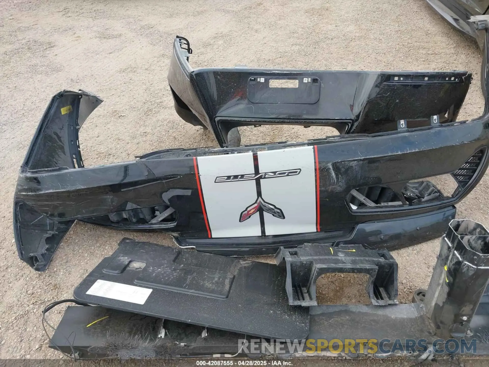 19 Photograph of a damaged car 1G1YW2D75K5112067 CHEVROLET CORVETTE 2019