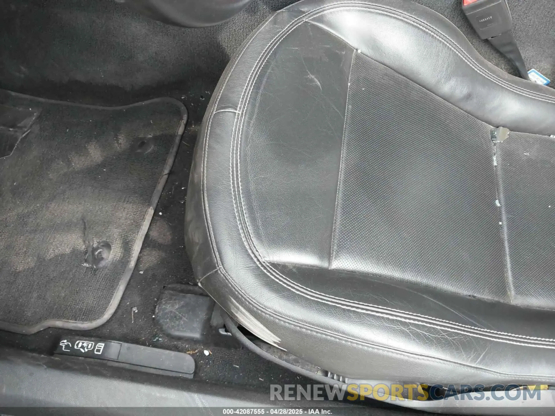 5 Photograph of a damaged car 1G1YW2D75K5112067 CHEVROLET CORVETTE 2019