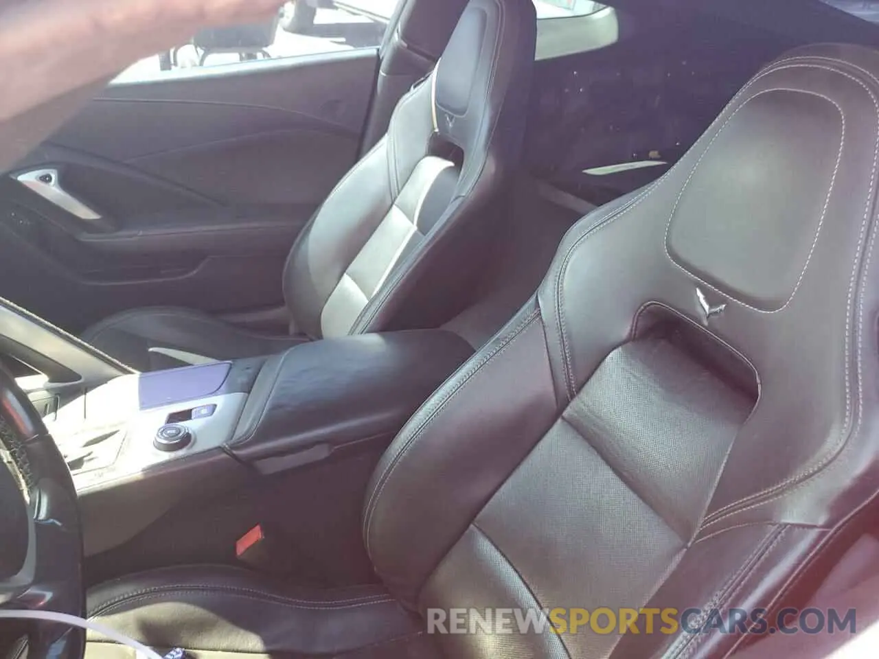 10 Photograph of a damaged car 1G1YY2D7XK5117713 CHEVROLET CORVETTE 2019