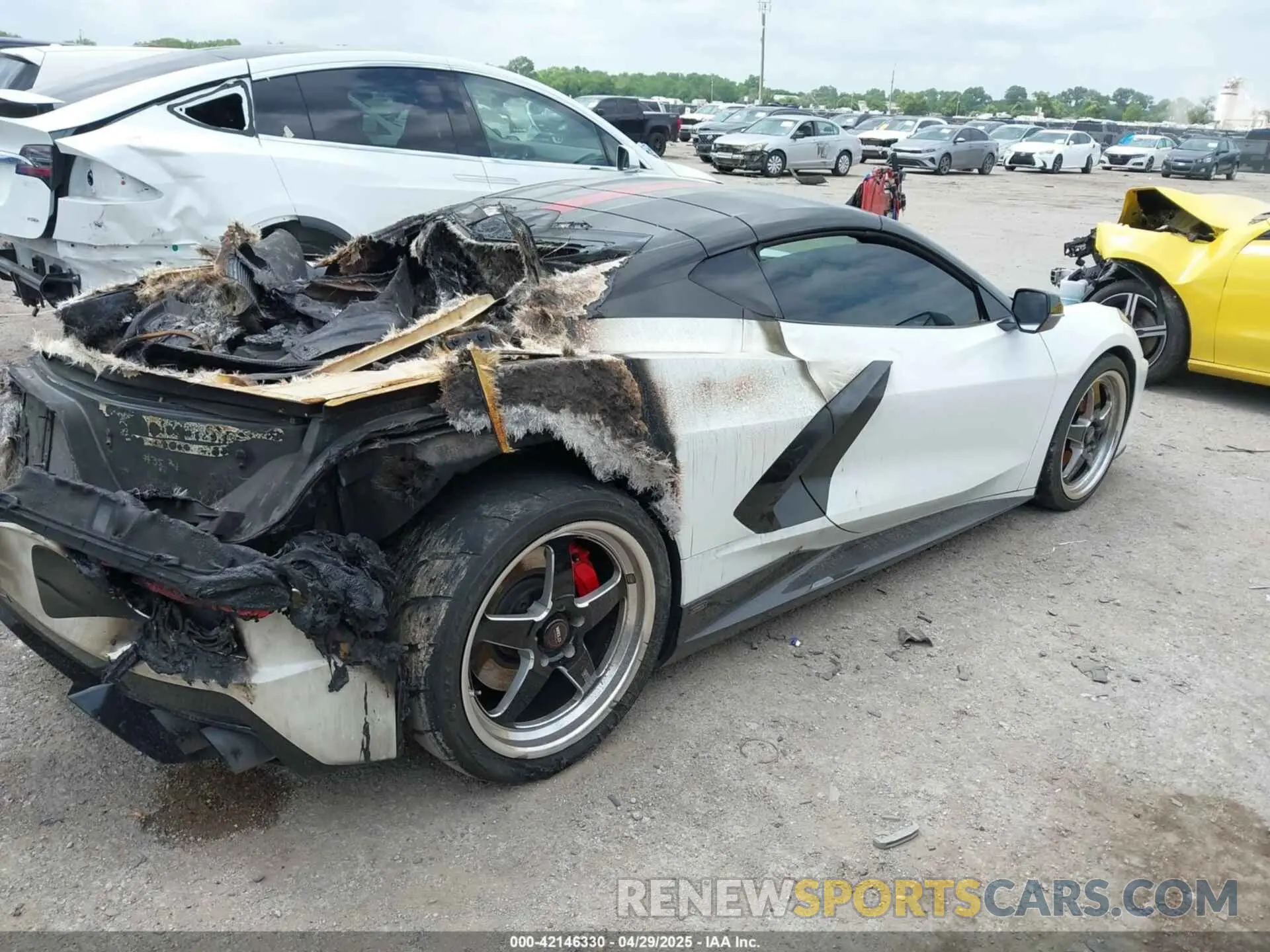 4 Photograph of a damaged car 1G1YB2D46M5101373 CHEVROLET CORVETTE STINGRAY 2021