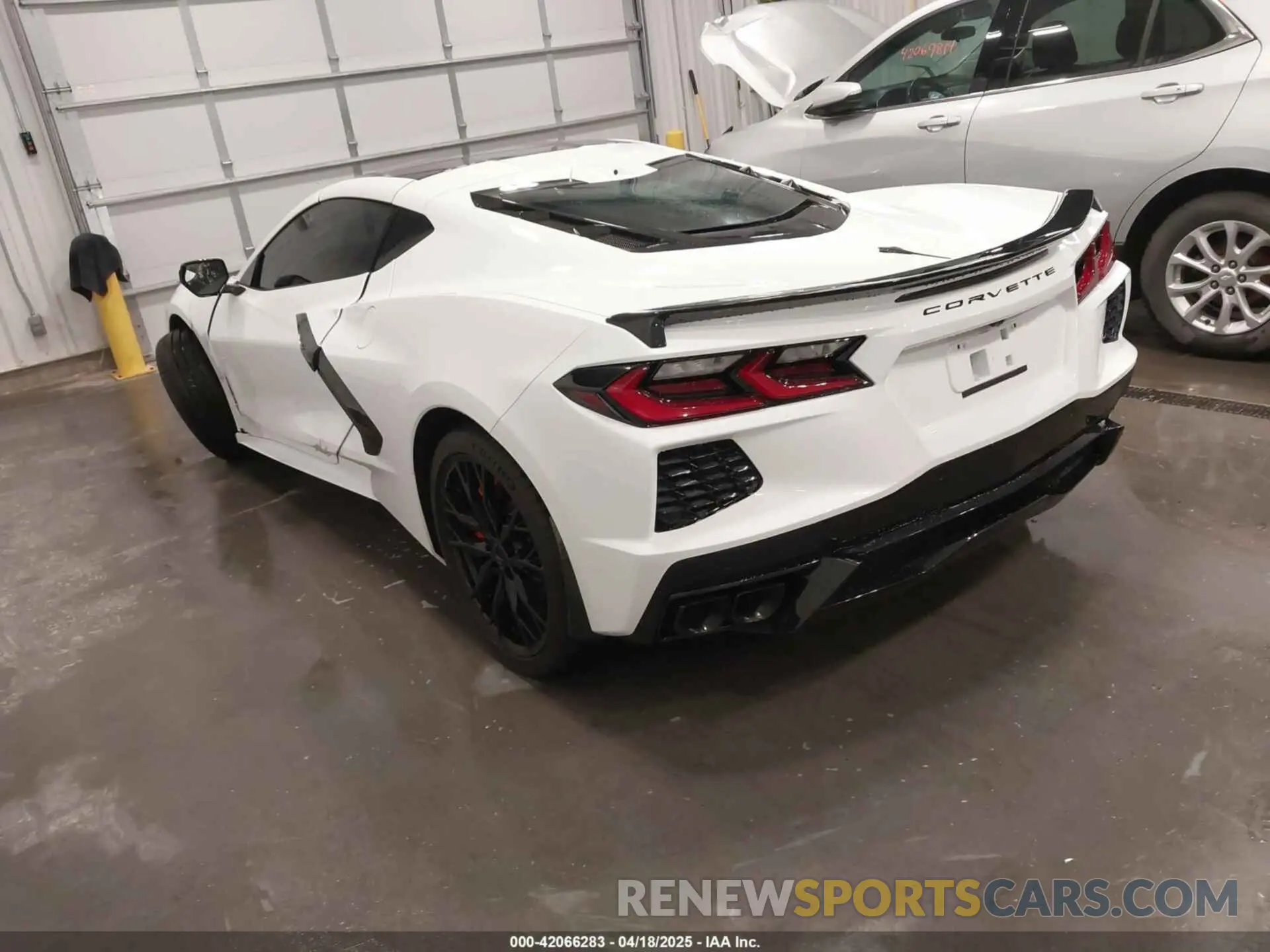 3 Фотография поврежденного автомобиля 1G1YA2D44R5127108 CHEVROLET CORVETTE STINGRAY 2024