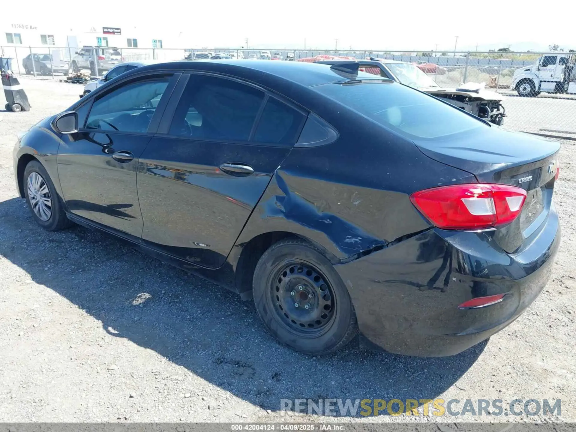 3 Фотография поврежденного автомобиля 1G1BC5SM0K7149234 CHEVROLET CRUZE 2019