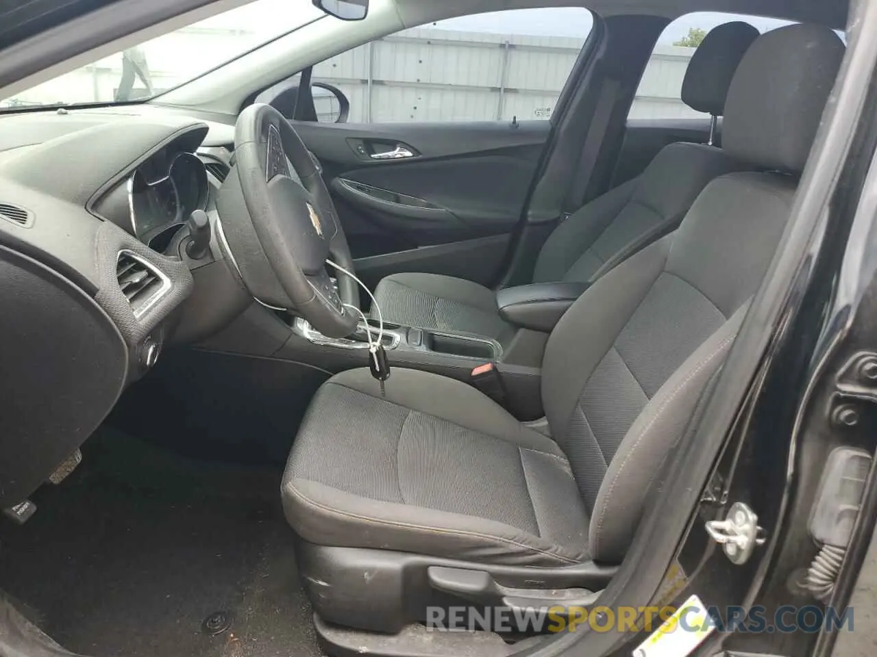 7 Photograph of a damaged car 1G1BC5SM0K7152067 CHEVROLET CRUZE 2019