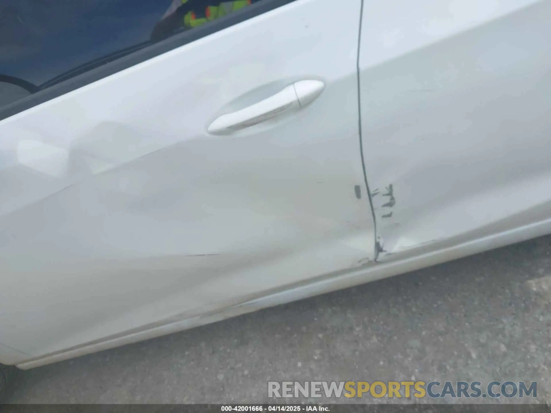 19 Photograph of a damaged car 1G1BC5SM2K7100598 CHEVROLET CRUZE 2019