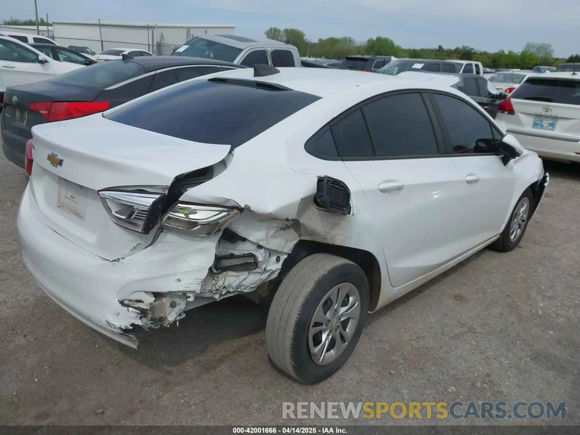 4 Photograph of a damaged car 1G1BC5SM2K7100598 CHEVROLET CRUZE 2019
