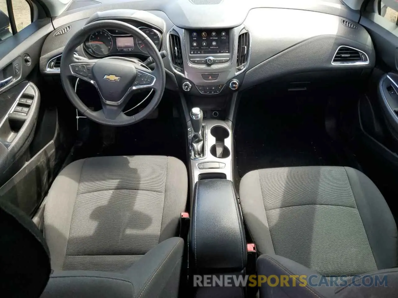 8 Photograph of a damaged car 1G1BC5SM2K7112959 CHEVROLET CRUZE 2019