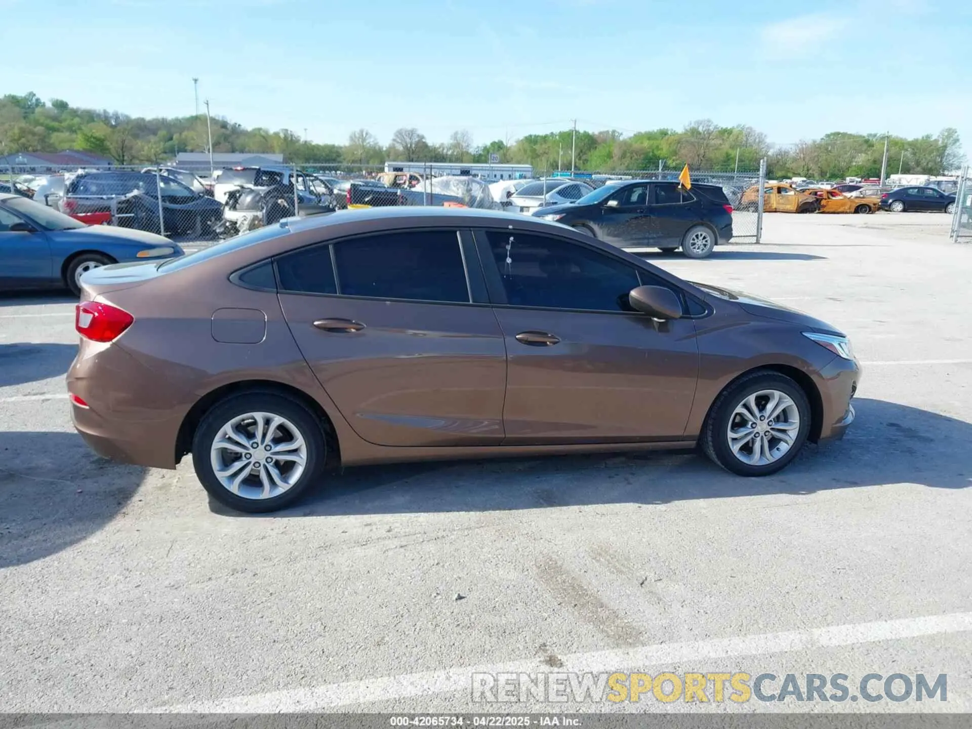 13 Фотография поврежденного автомобиля 1G1BC5SM2K7121922 CHEVROLET CRUZE 2019