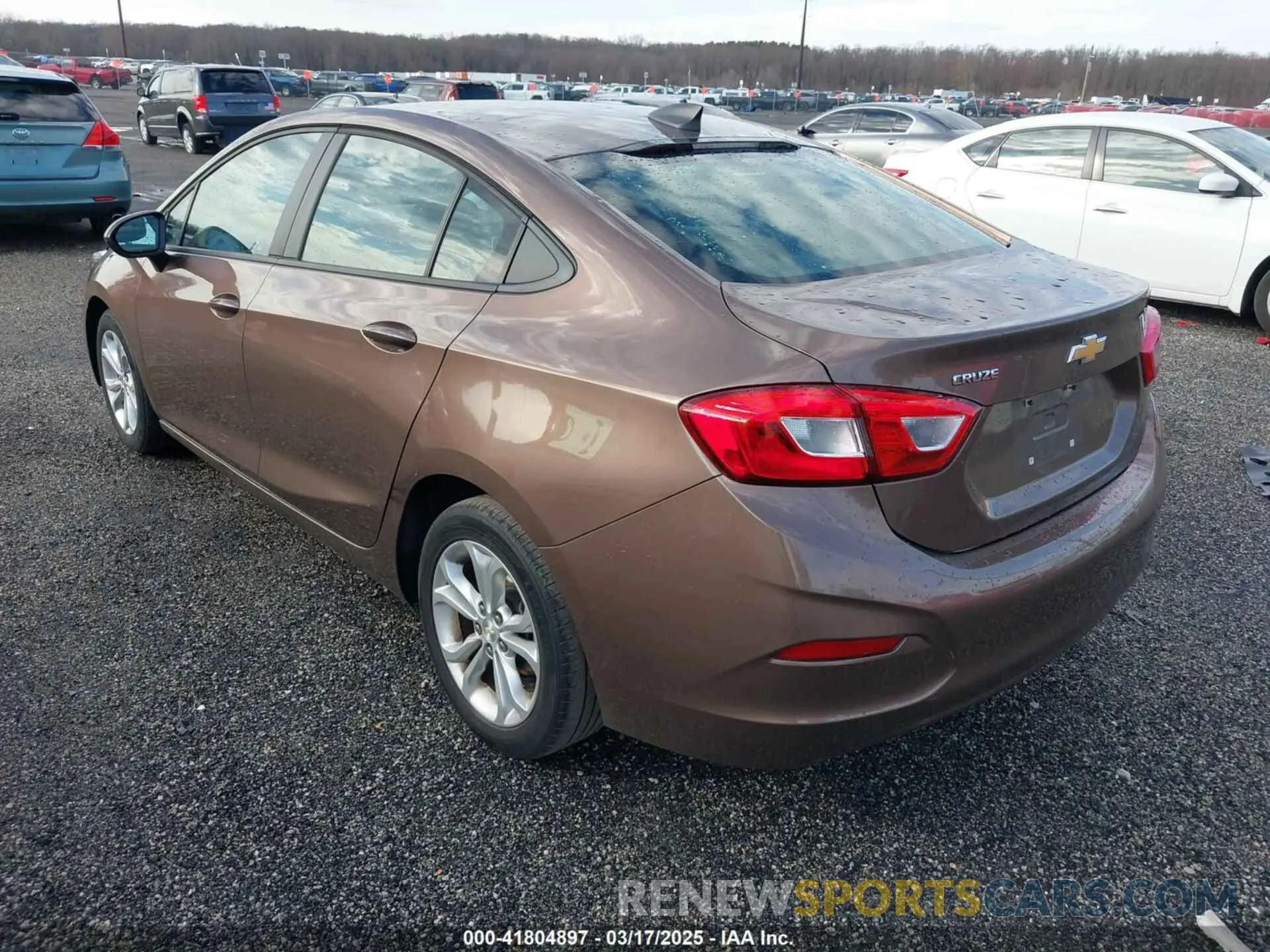 3 Фотография поврежденного автомобиля 1G1BC5SM2K7129891 CHEVROLET CRUZE 2019