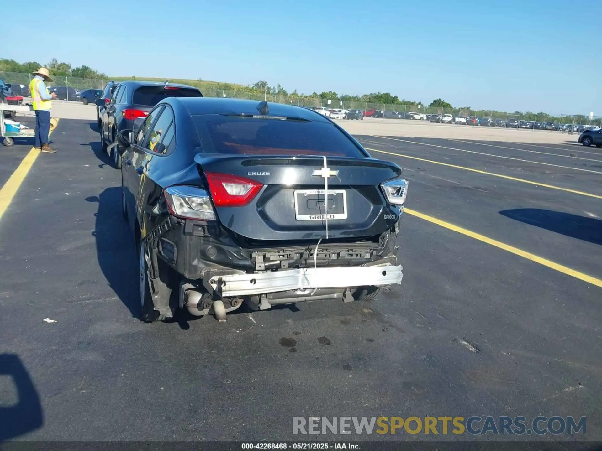 6 Photograph of a damaged car 1G1BC5SM2K7151535 CHEVROLET CRUZE 2019
