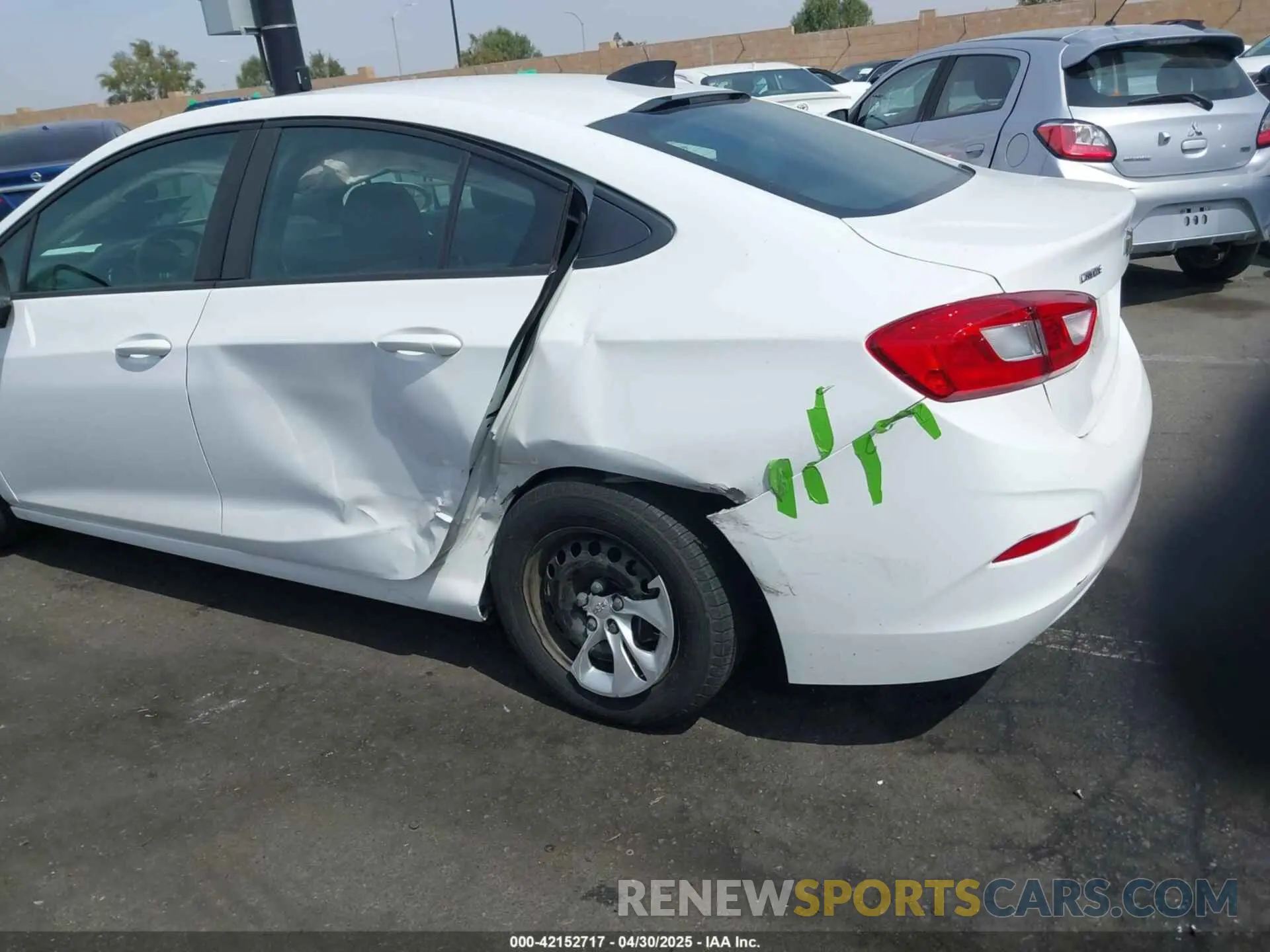 6 Фотография поврежденного автомобиля 1G1BC5SM4K7125115 CHEVROLET CRUZE 2019