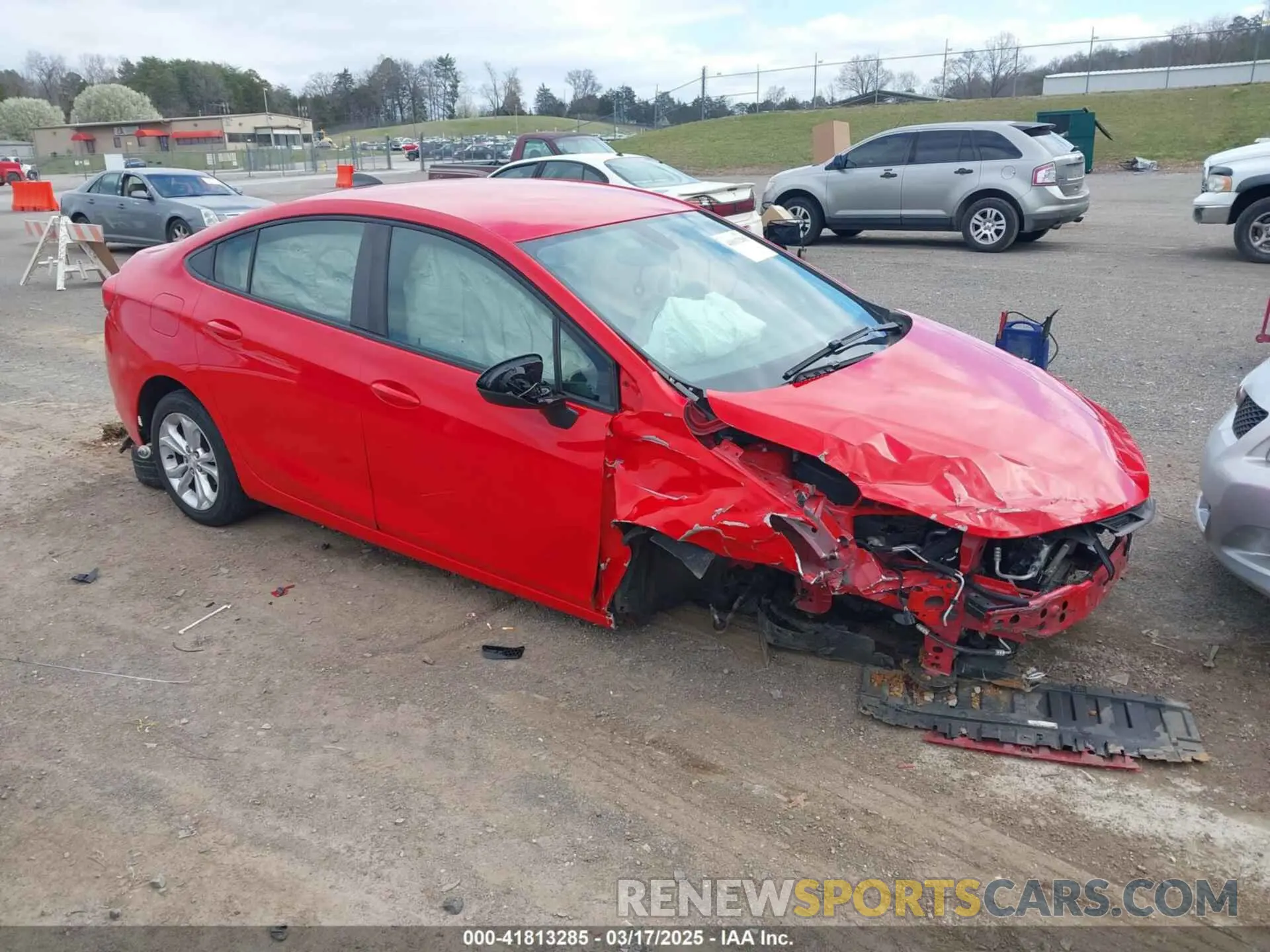 1 Photograph of a damaged car 1G1BC5SM4K7132159 CHEVROLET CRUZE 2019