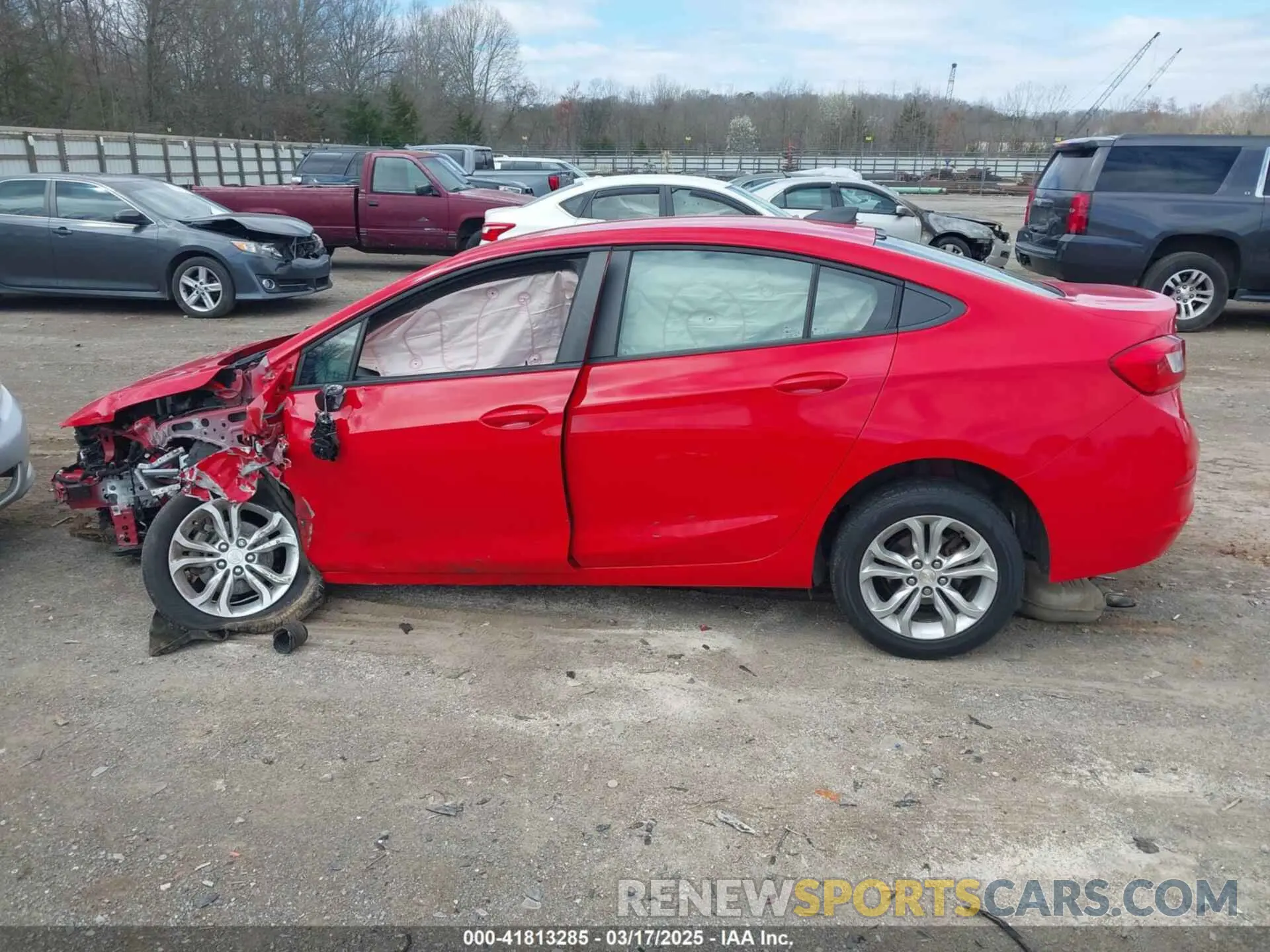 14 Photograph of a damaged car 1G1BC5SM4K7132159 CHEVROLET CRUZE 2019