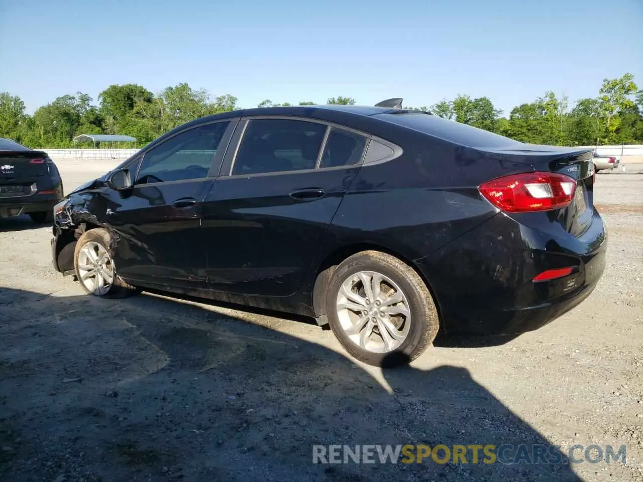 2 Фотография поврежденного автомобиля 1G1BC5SM4K7148541 CHEVROLET CRUZE 2019