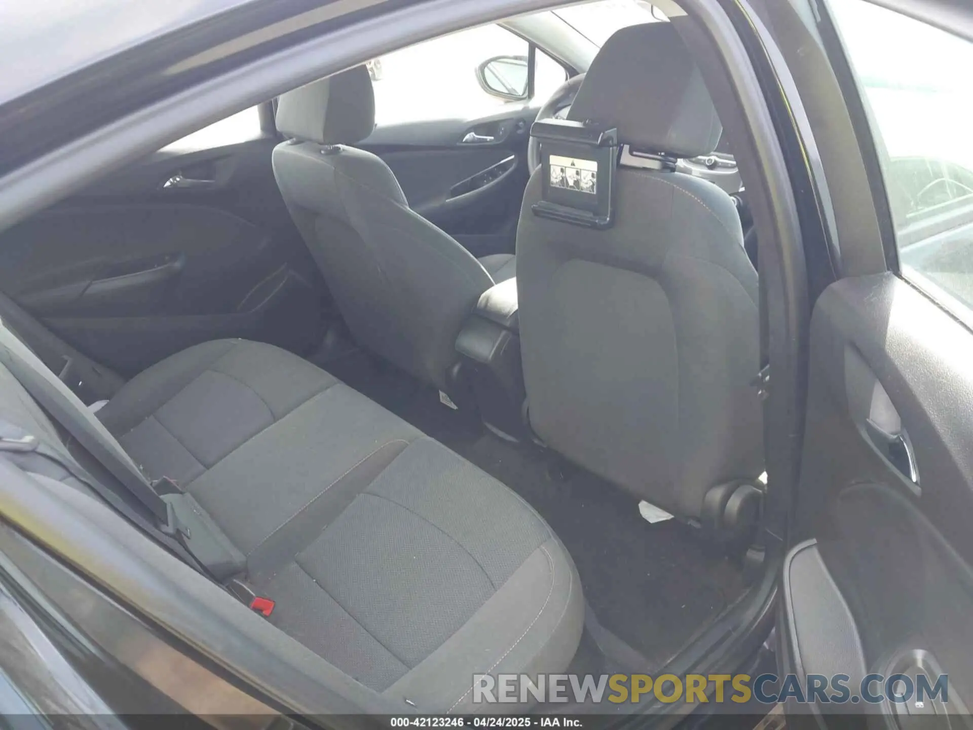 8 Photograph of a damaged car 1G1BC5SM4K7152251 CHEVROLET CRUZE 2019