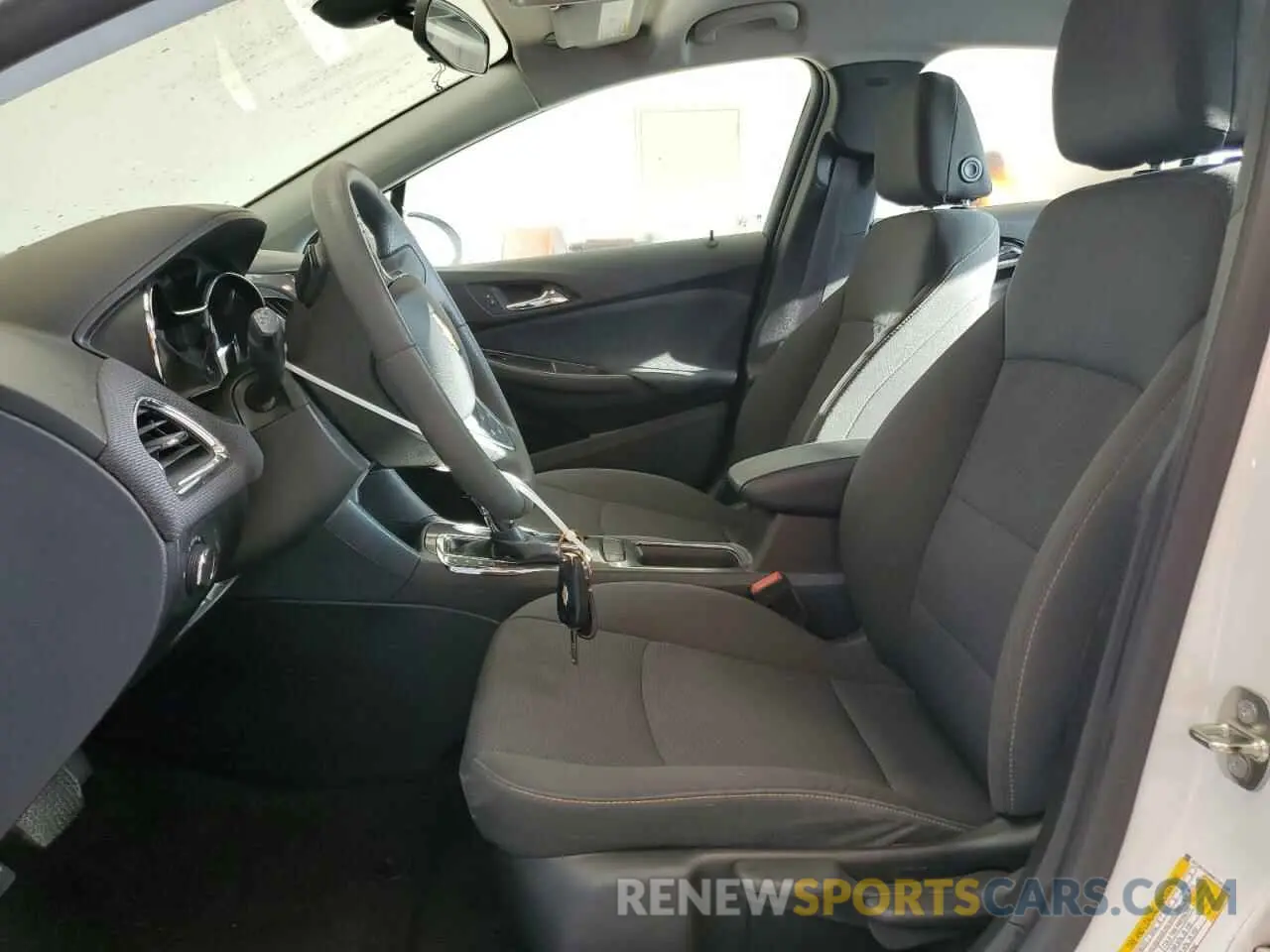 7 Фотография поврежденного автомобиля 1G1BC5SM4K7153299 CHEVROLET CRUZE 2019