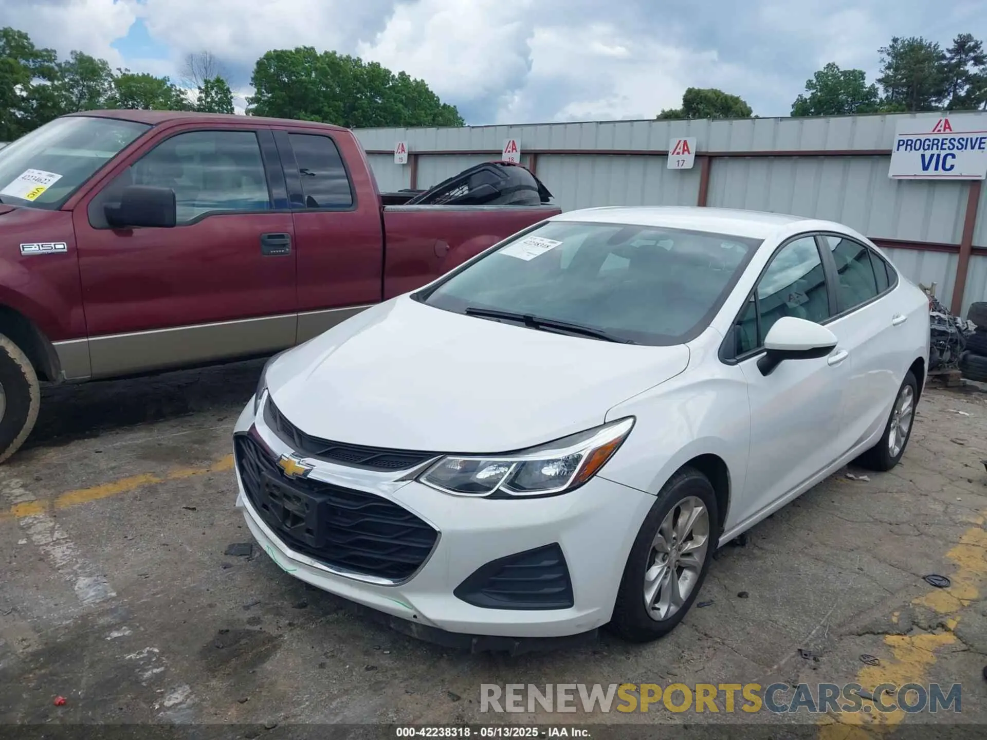 2 Photograph of a damaged car 1G1BC5SM5K7149861 CHEVROLET CRUZE 2019