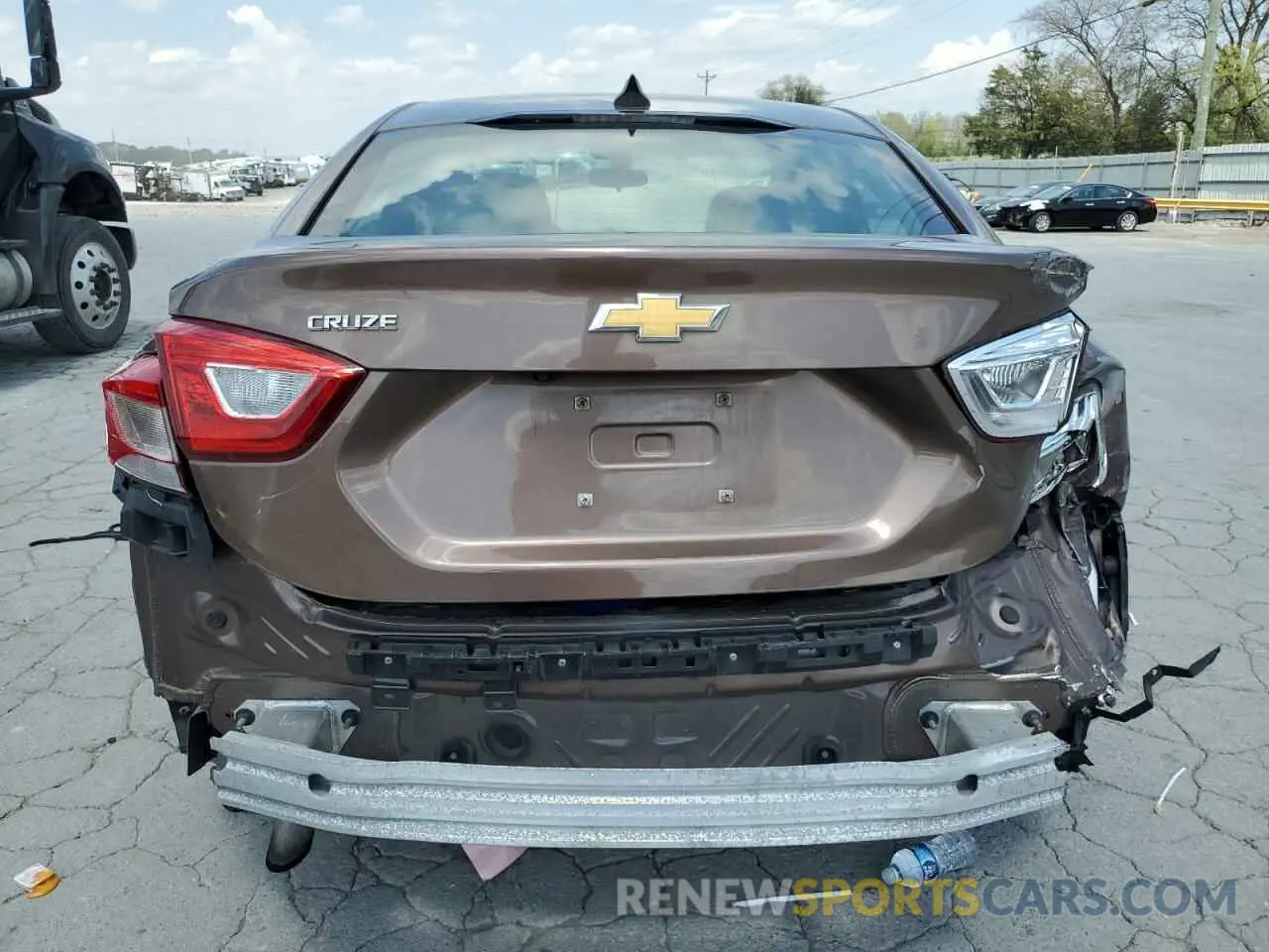 6 Photograph of a damaged car 1G1BC5SM6K7107635 CHEVROLET CRUZE 2019