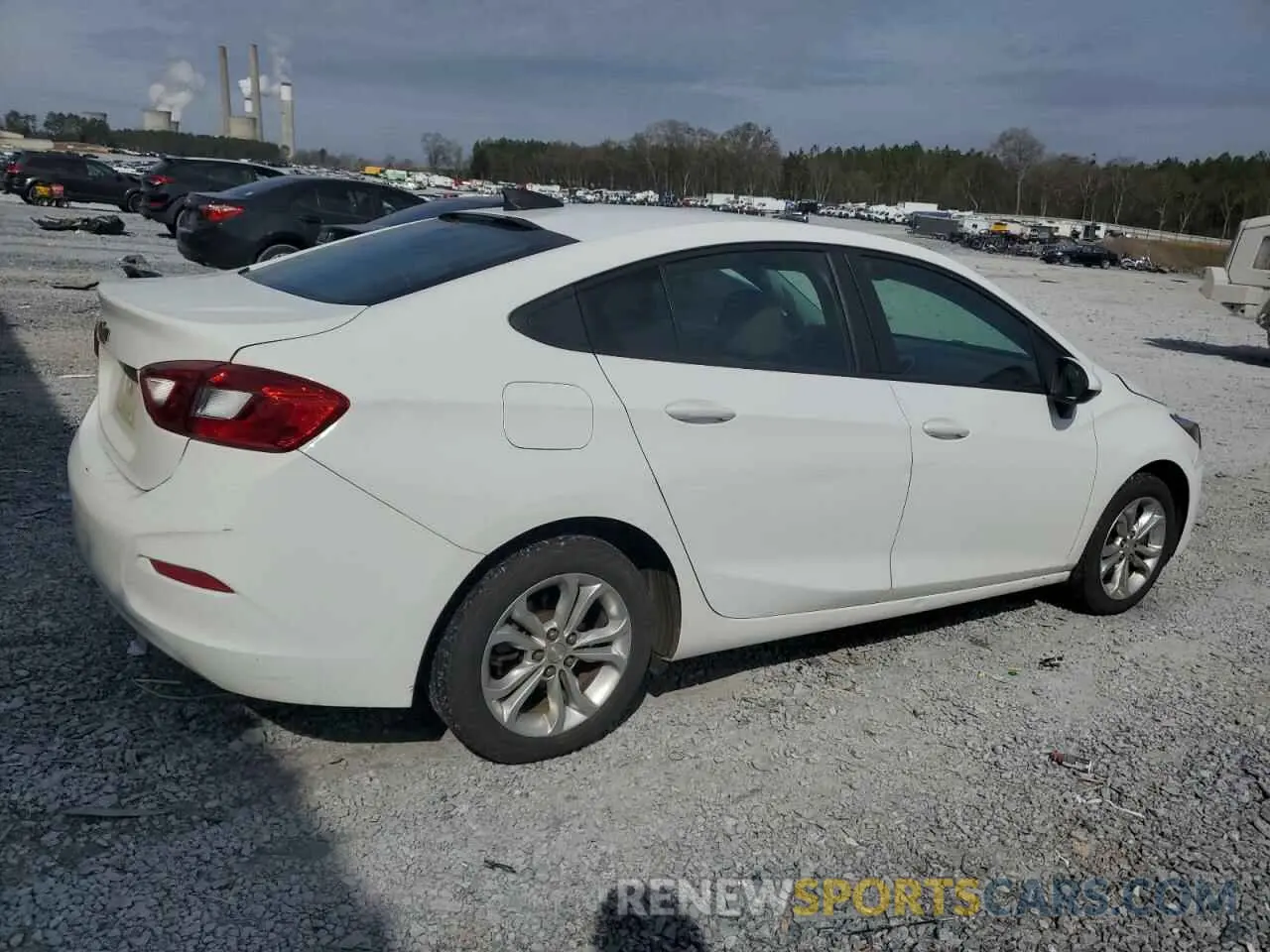 3 Фотография поврежденного автомобиля 1G1BC5SM6K7152686 CHEVROLET CRUZE 2019