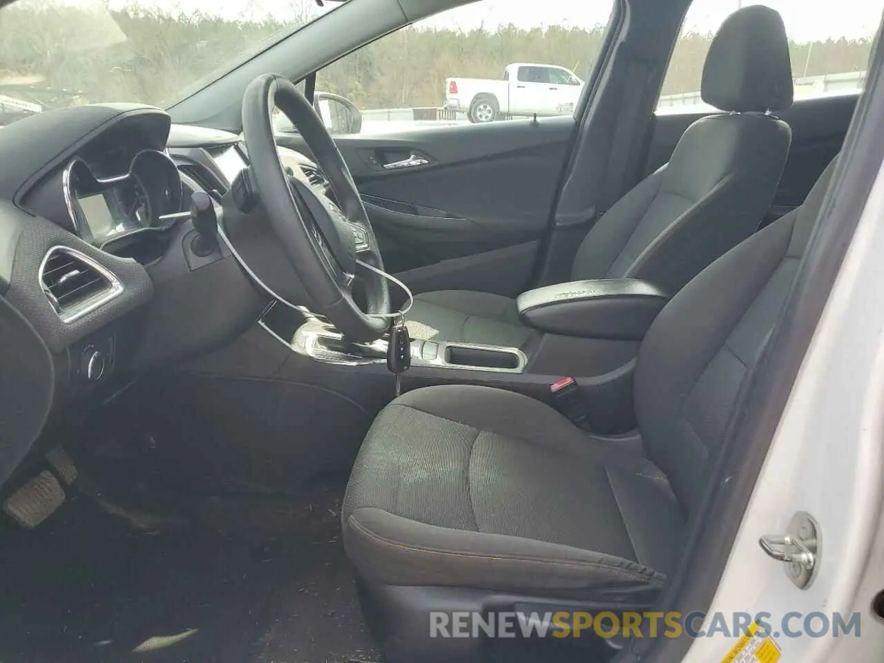 7 Фотография поврежденного автомобиля 1G1BC5SM6K7152686 CHEVROLET CRUZE 2019