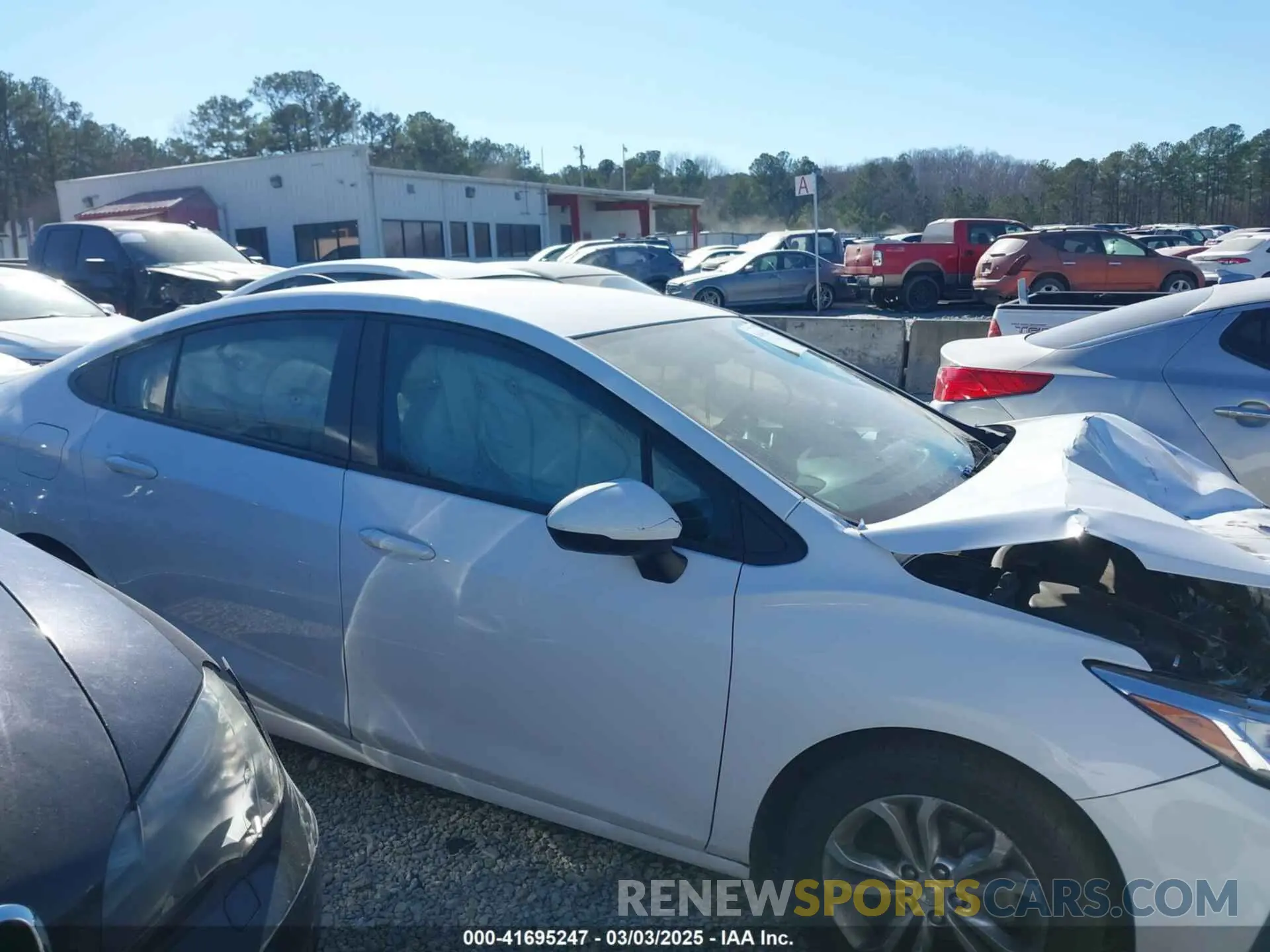 13 Photograph of a damaged car 1G1BC5SM7K7109314 CHEVROLET CRUZE 2019